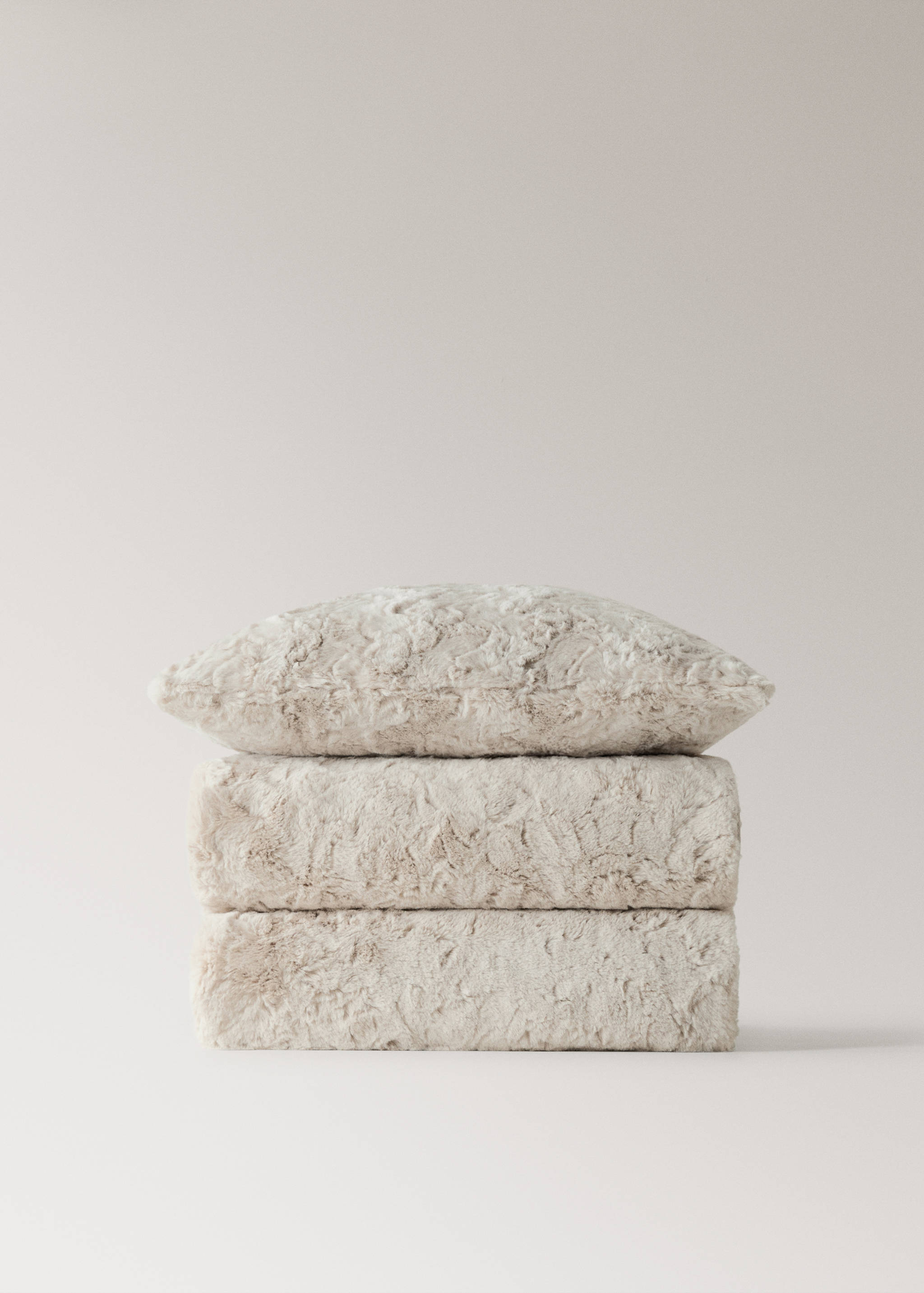 Faux-fur textured cushion cover 50x50 cm - Details of the article 4