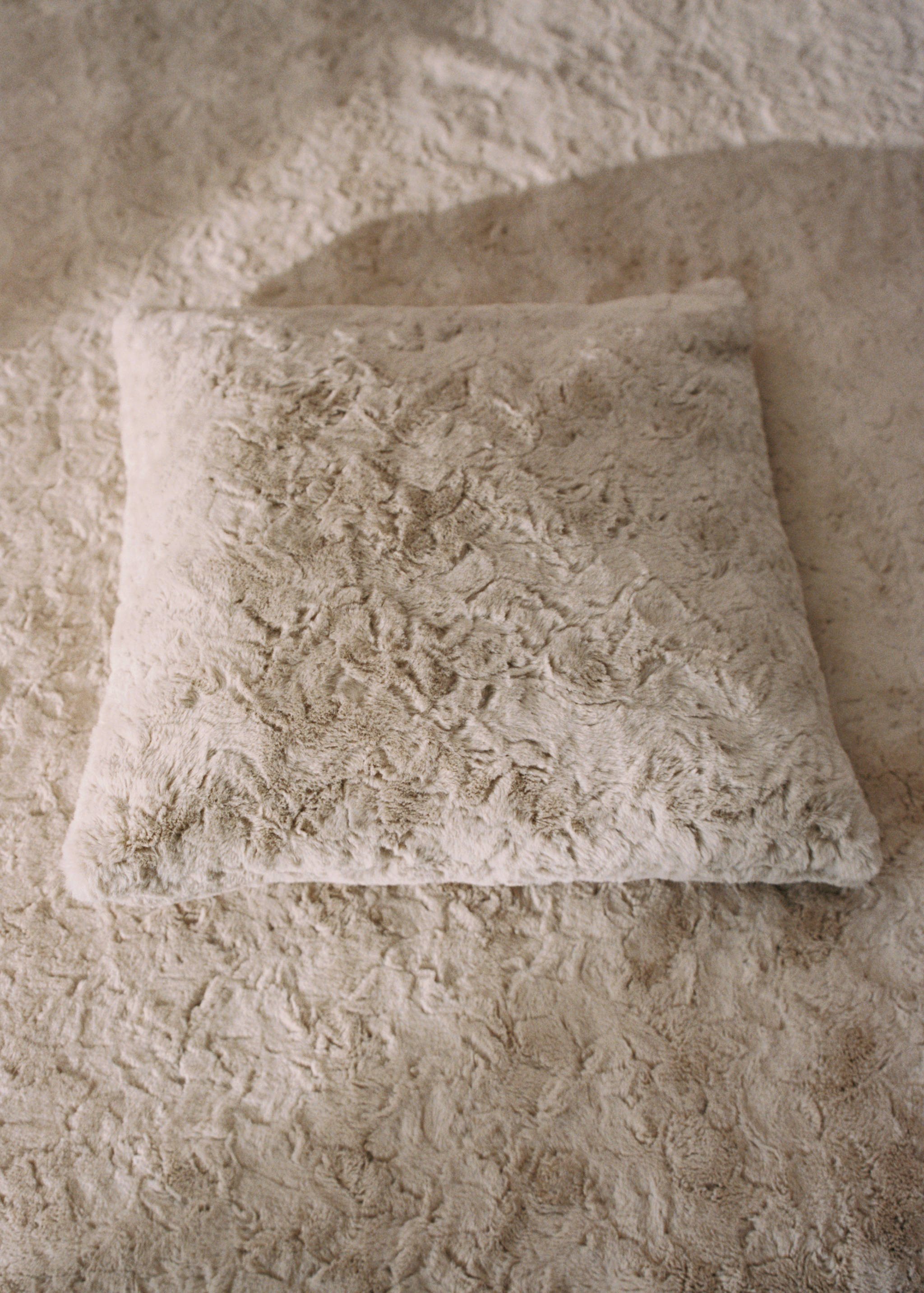Faux-fur textured cushion cover 50x50 cm - Details of the article 5