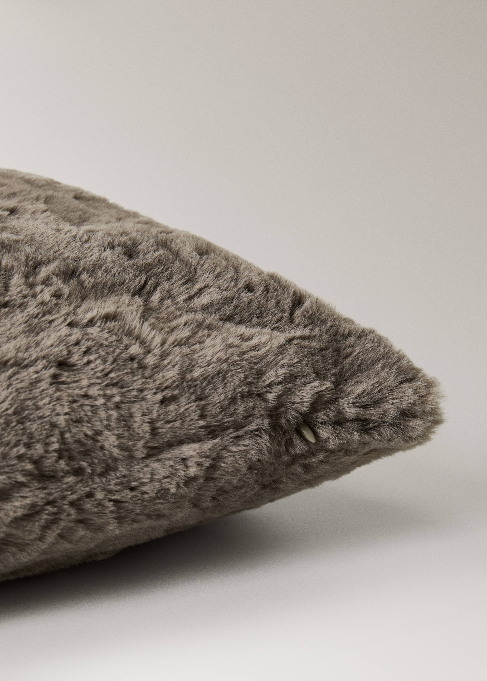 Faux-fur textured cushion cover 50x50 cm - Details of the article 1