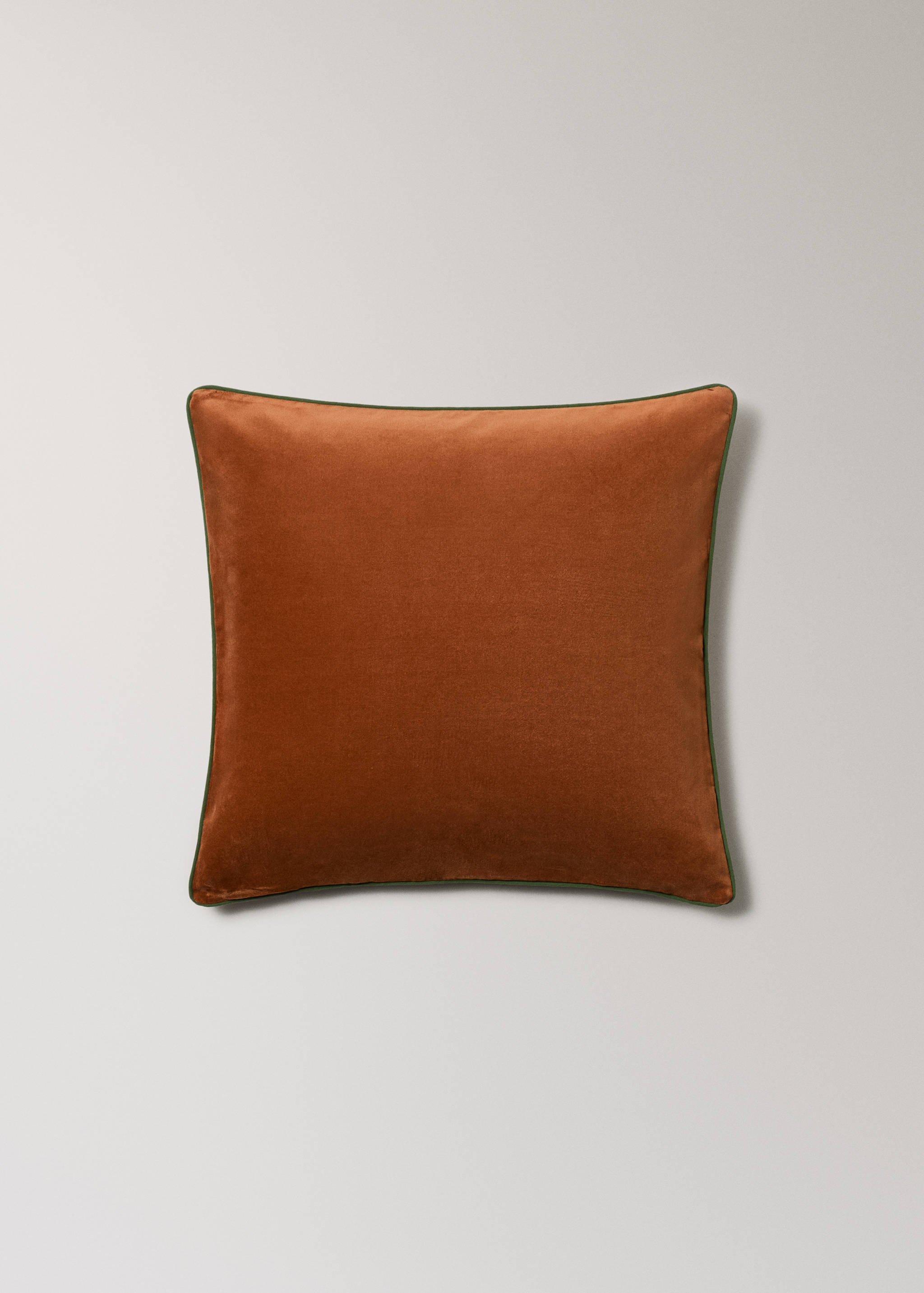Velvet cushion cover with contrasting piping 50x50 cm - Article without model