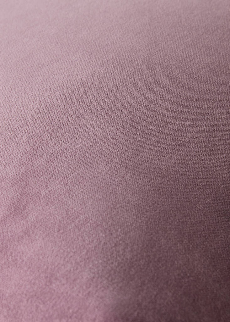 Velvet cushion cover with contrasting piping - Thumbnail 5