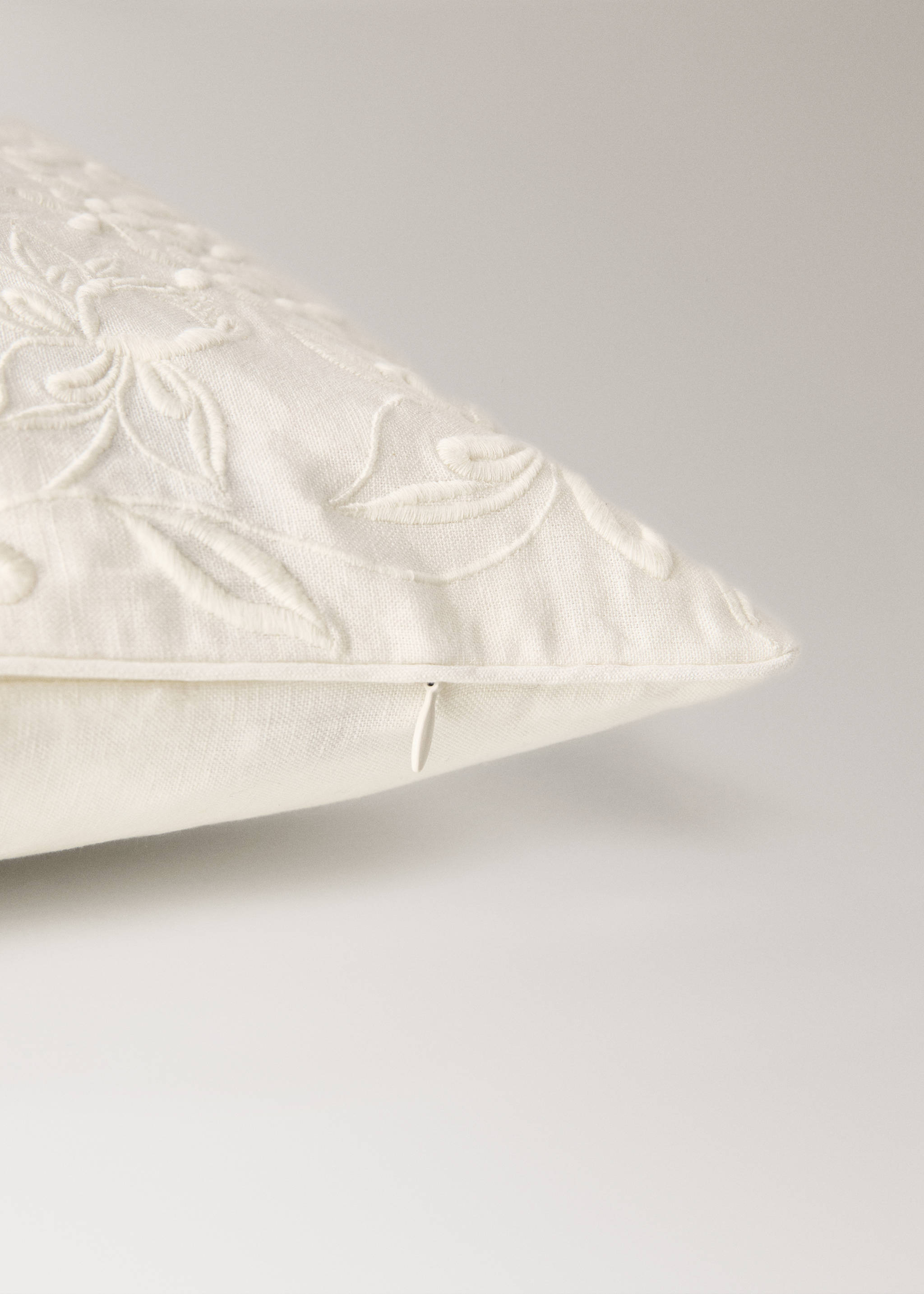 Copricuscino lino cotone ricami 50x50 cm - Dettaglio dell'articolo 2