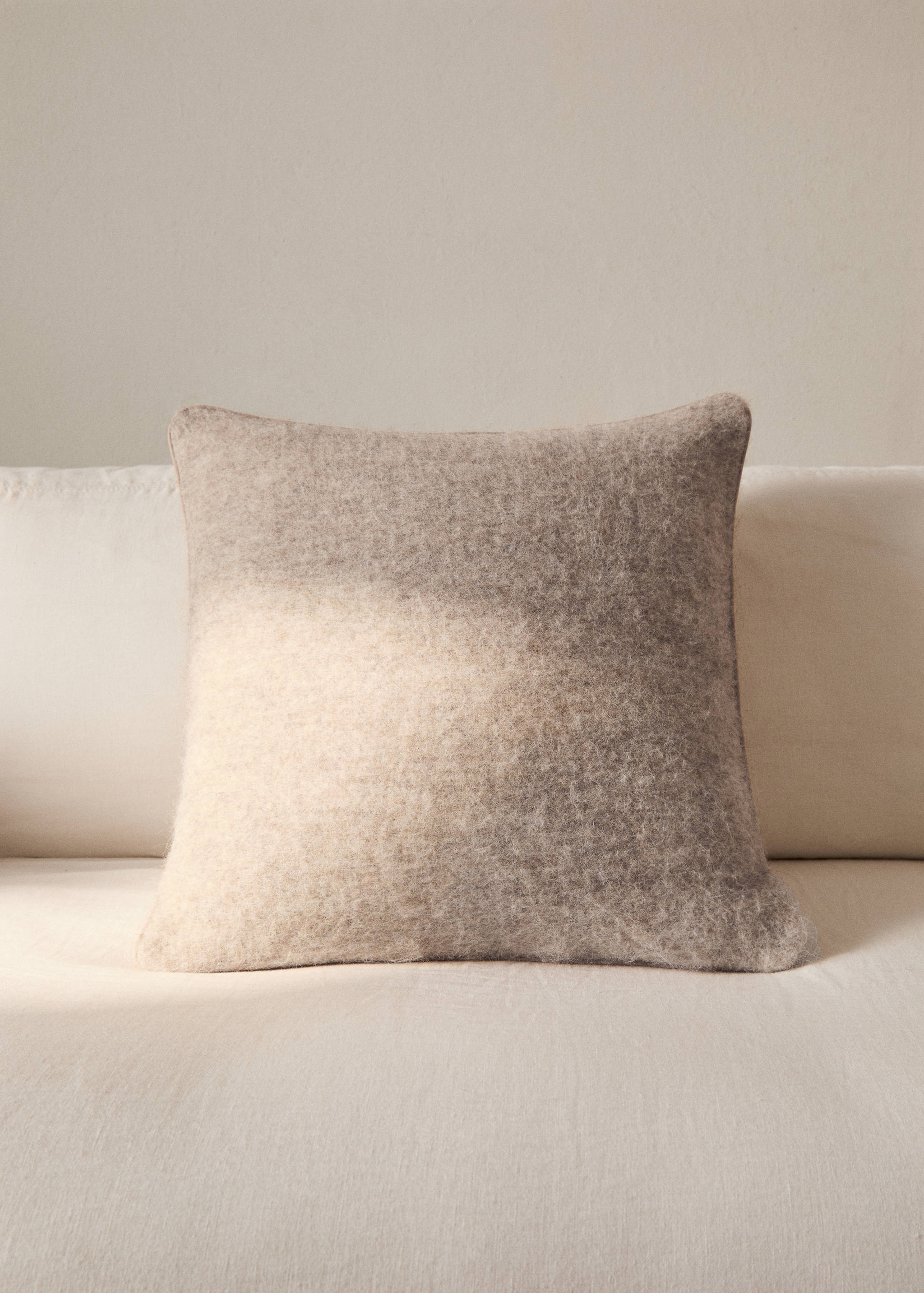 Carded-effect cushion cover 50x50 cm - General plane