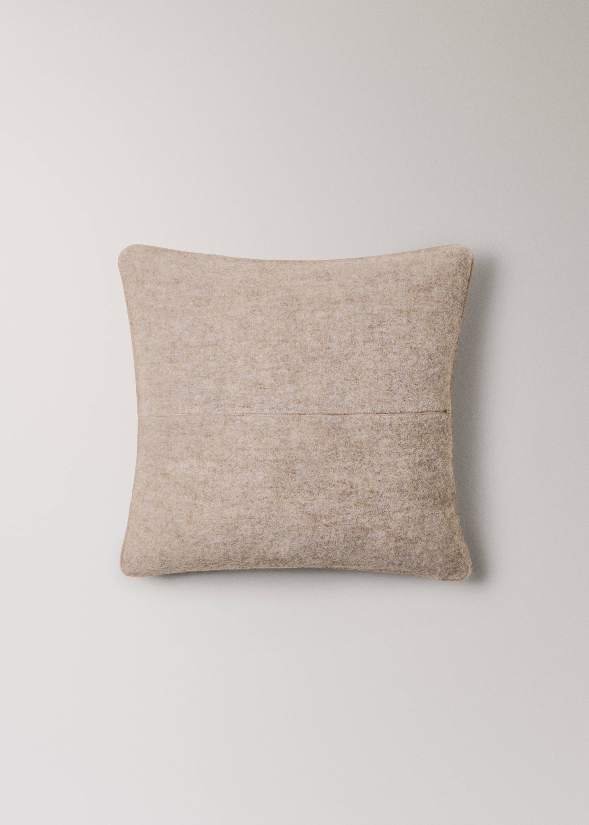 Carded-effect cushion cover 50x50 cm - Details of the article 1