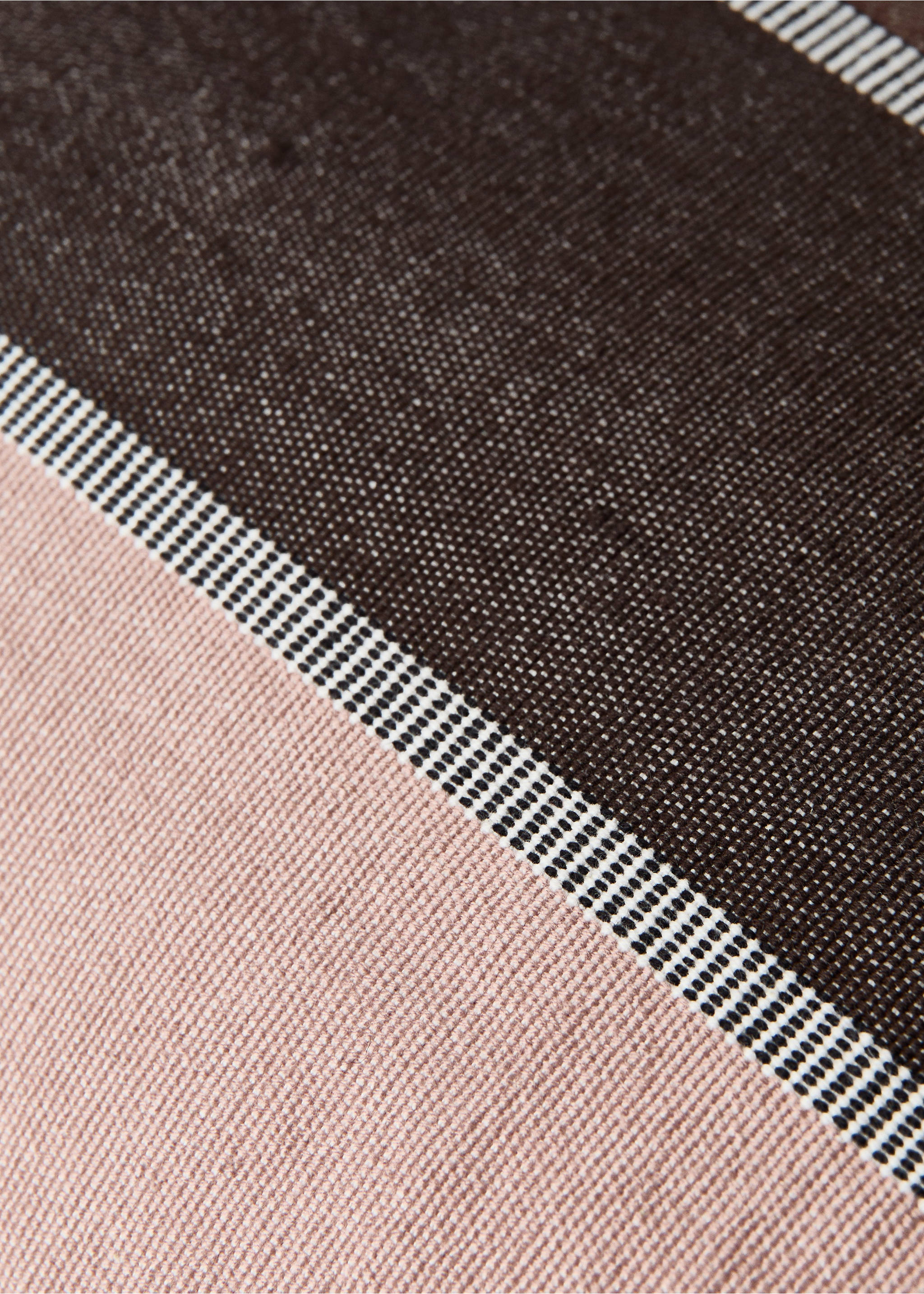 40x60 cm-es csíkos pamut díszpárnahuzat - A termék adatai 4, Kávé. Ref: 17003343-00.