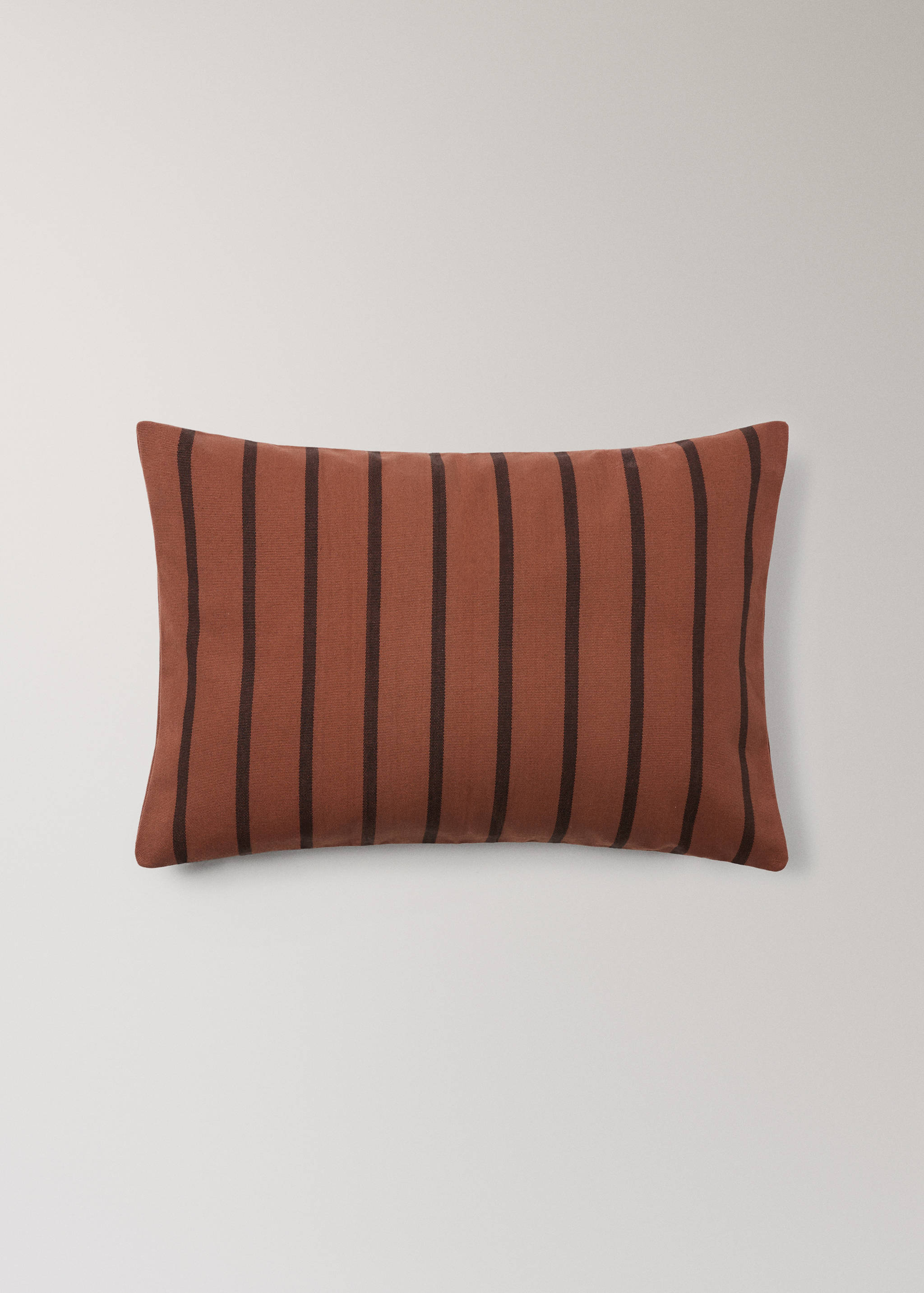 Kuddfodral i bomull med tvåfärgade ränder 40x60 cm - Artikel utan modell