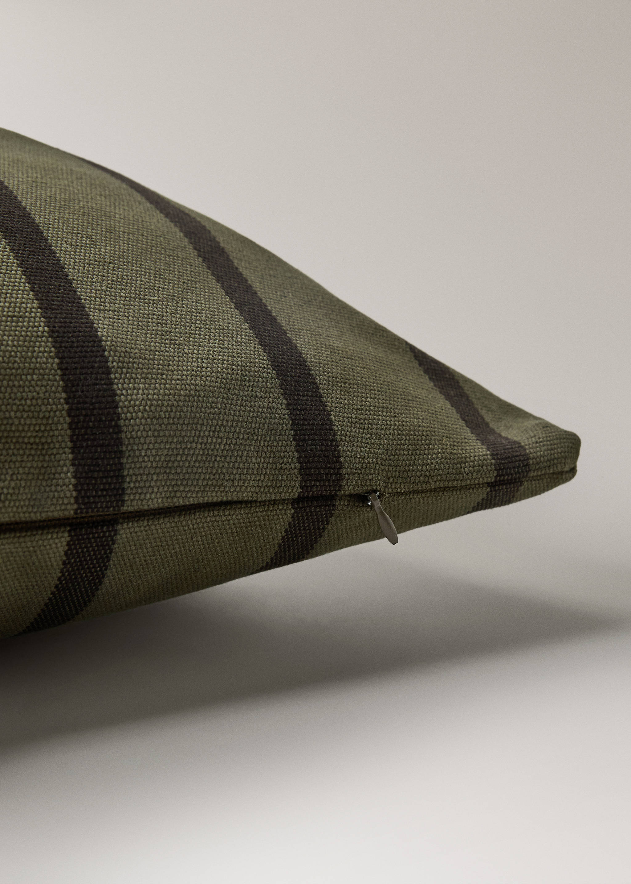 Kuddfodral i bomull med tvåfärgade ränder 40x60 cm - Detaljer om artikeln 1