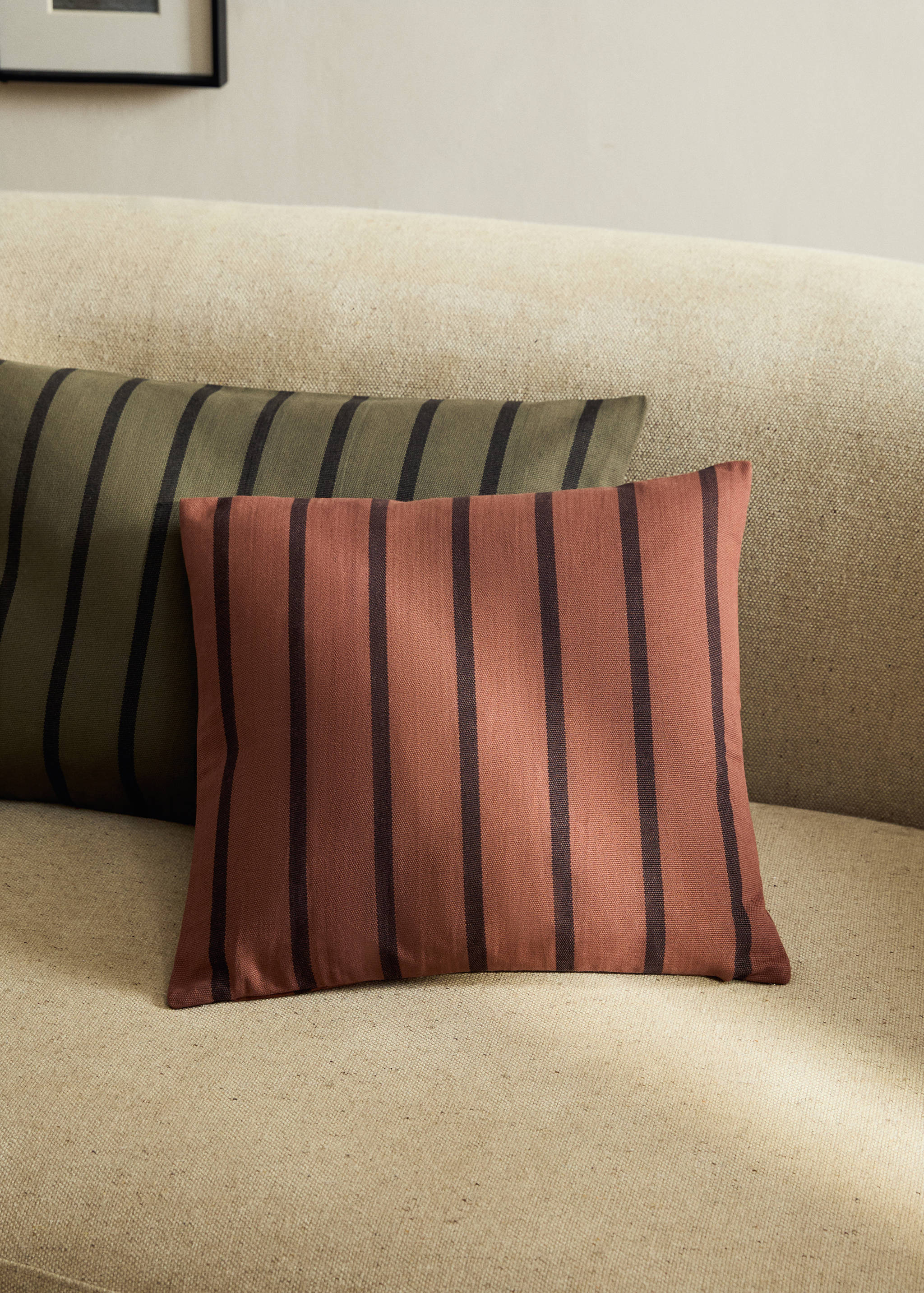 Наволочка для подушки з бавовни з двокольоровою смужкою 40x40 см - Загальний план