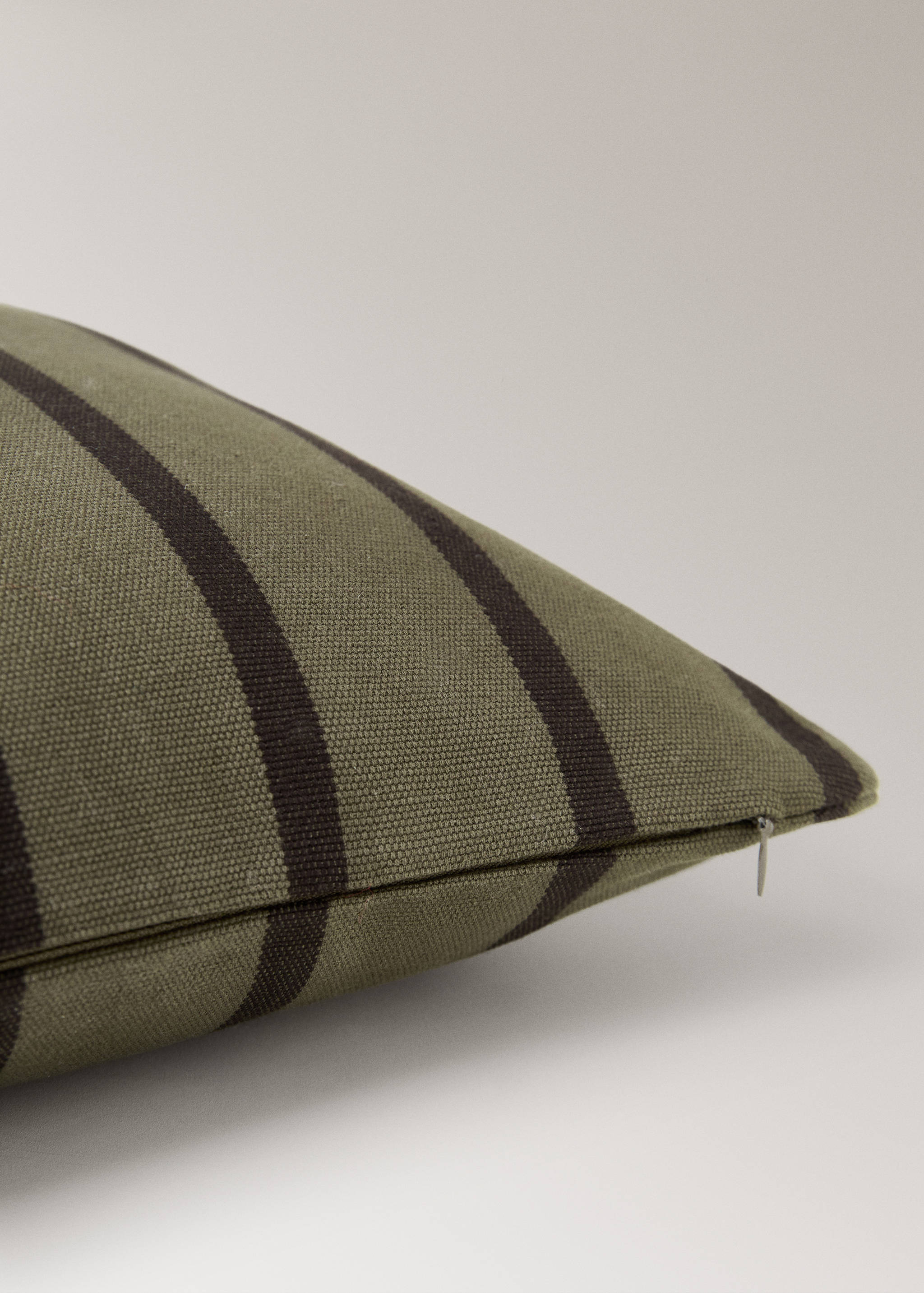 Наволочка для подушки з бавовни з двокольоровою смужкою 40x40 см - Детальніше про товар 1