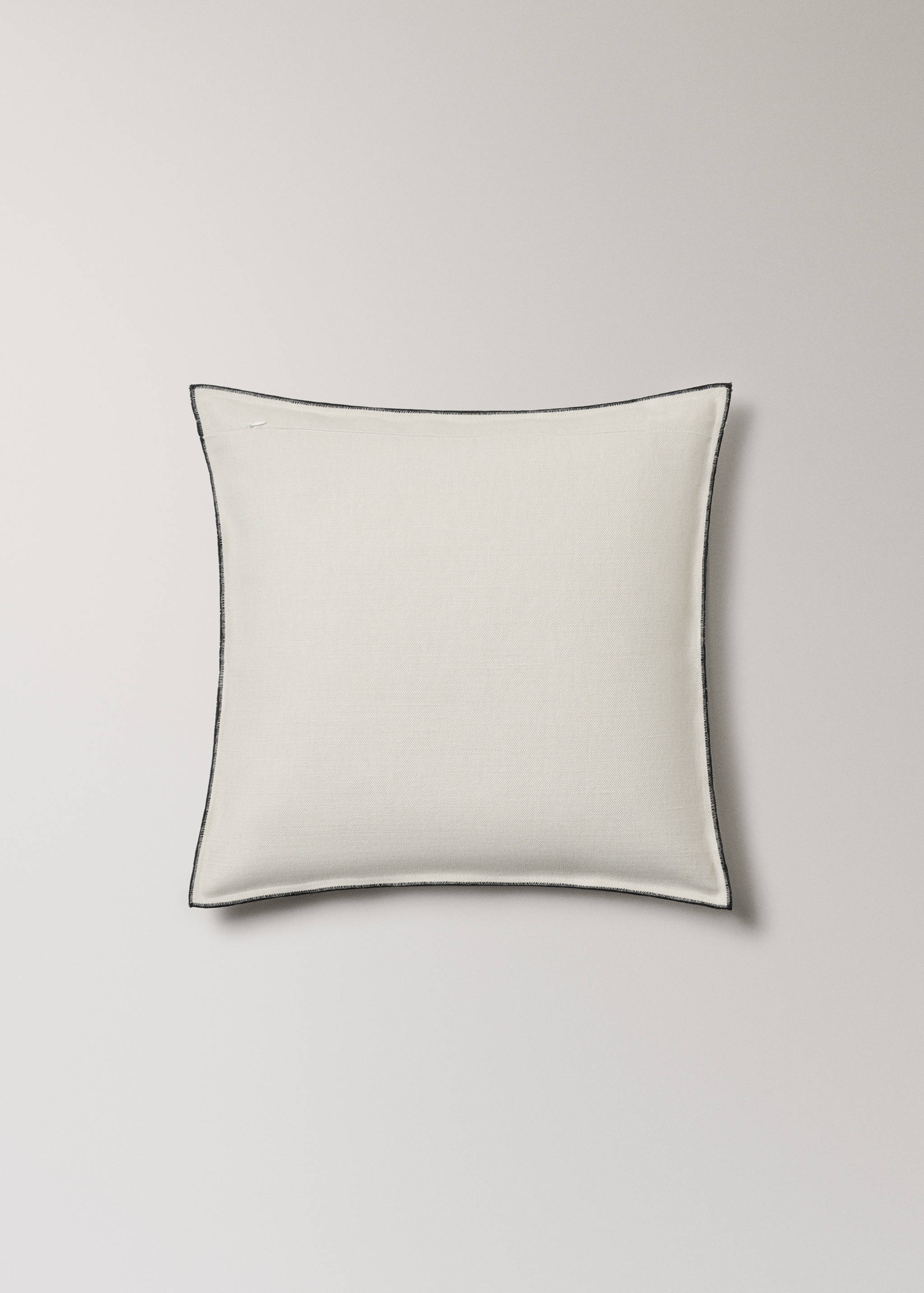 Cotton linen cushion cover with overlock tab 50x50 cm - Details of the article 1