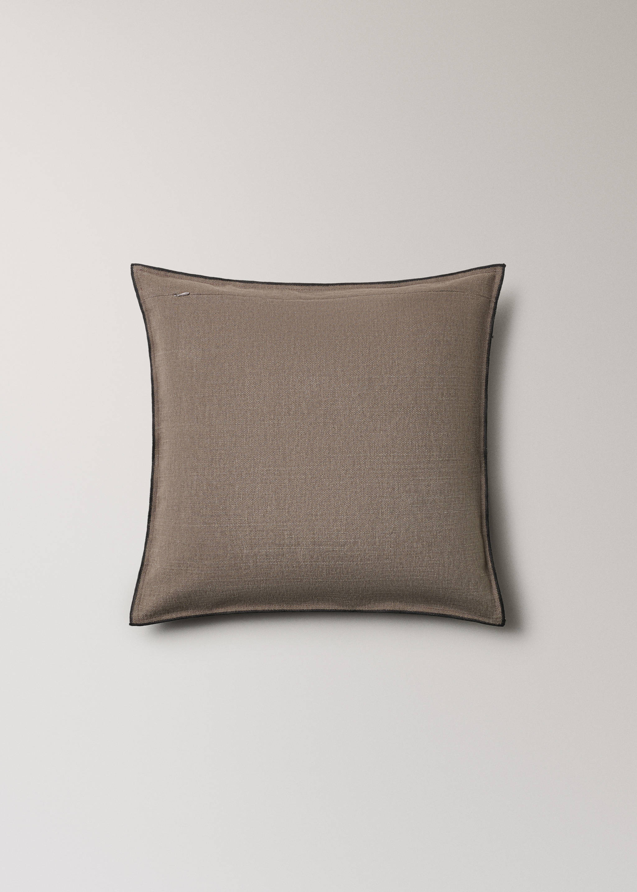 Cotton linen cushion cover with overlock tab 50x50 cm - Details of the article 1