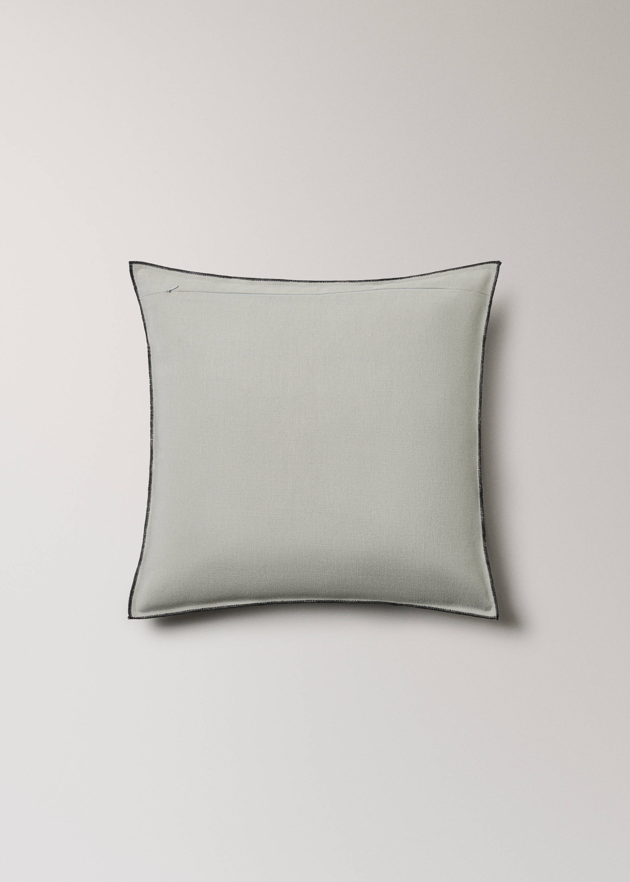Cotton linen cushion cover with overlock tab 50x50 cm - Details of the article 1