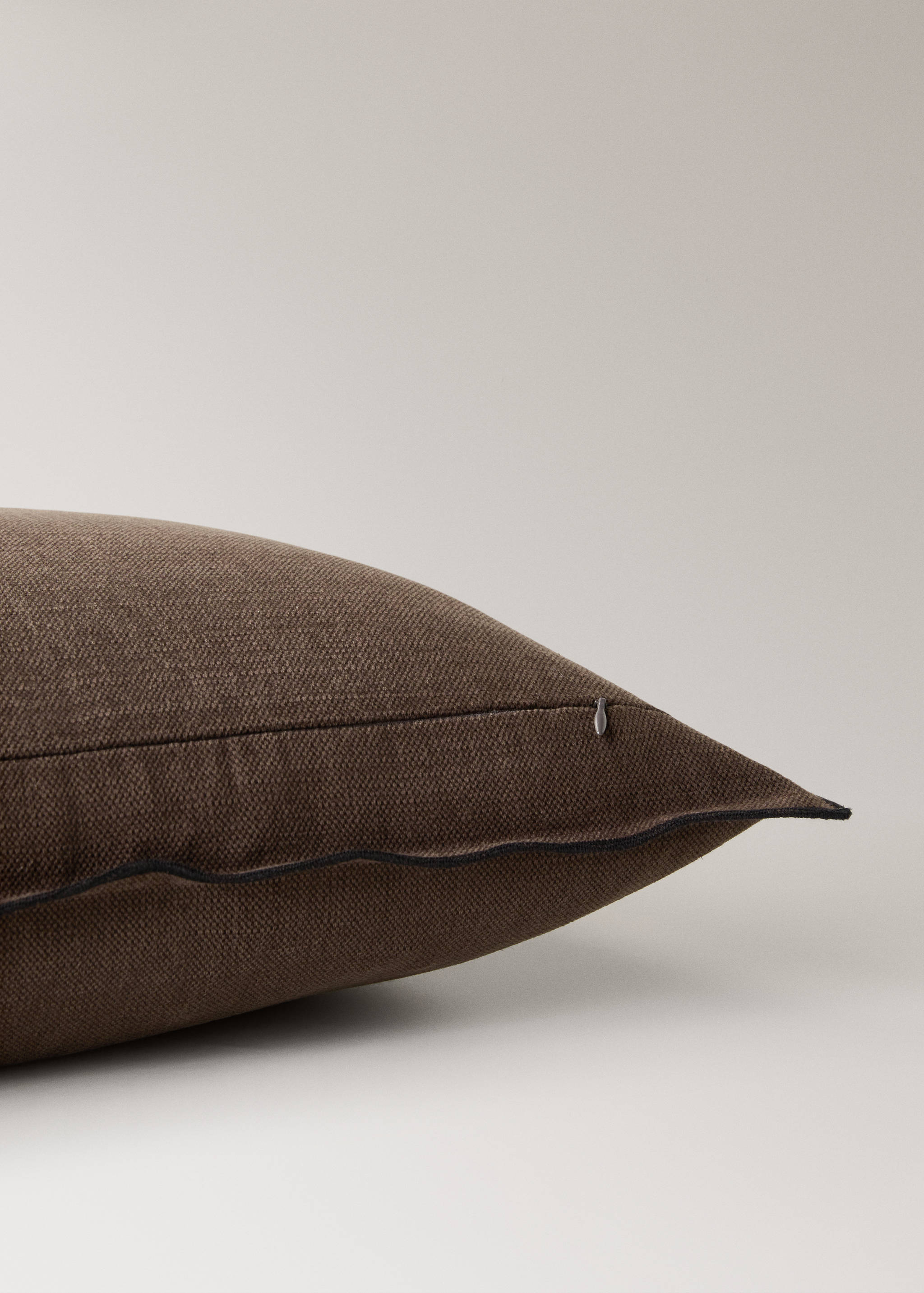 Linen cotton cushion cover with overlock tab 40x60 cm - Details of the article 1