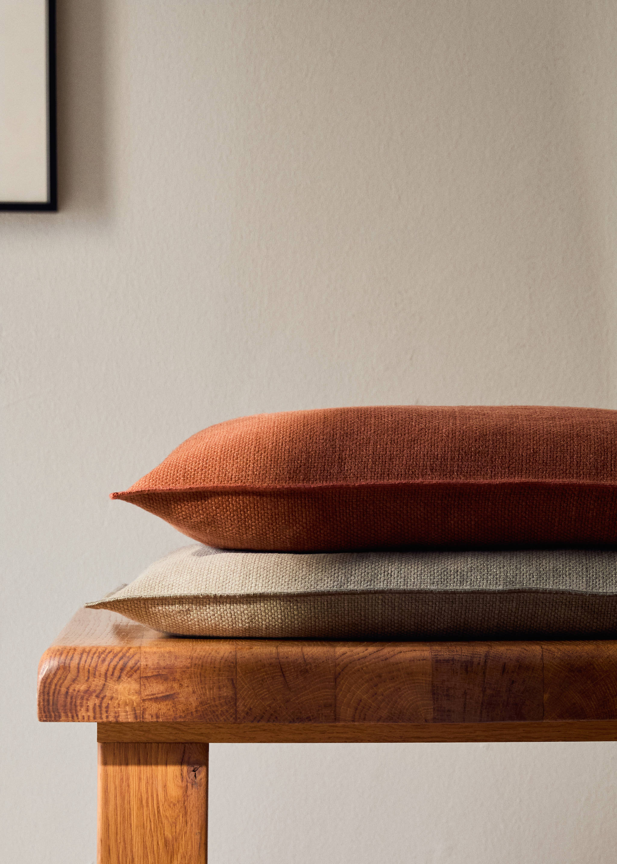 Linen cushion cover with overlock stitching 40x60 cm - General plane