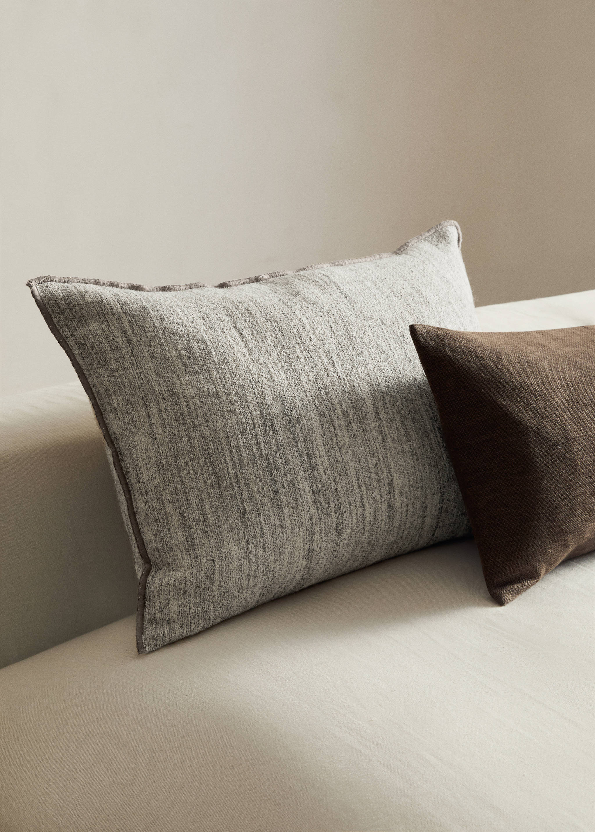 Cotton, linen and wool textured cushion cover with zip - General plane