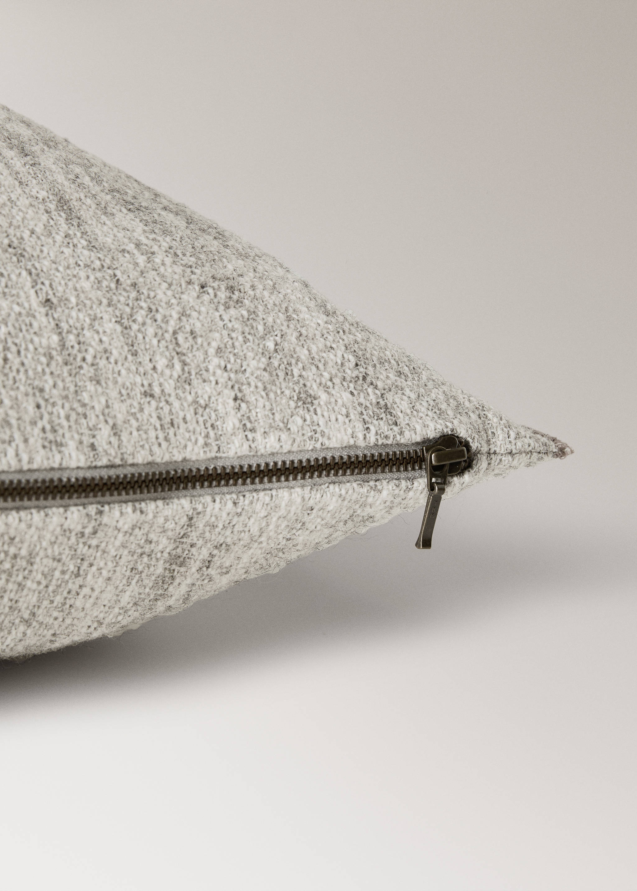 Cotton, linen and wool textured cushion cover with zip - Details of the article 1