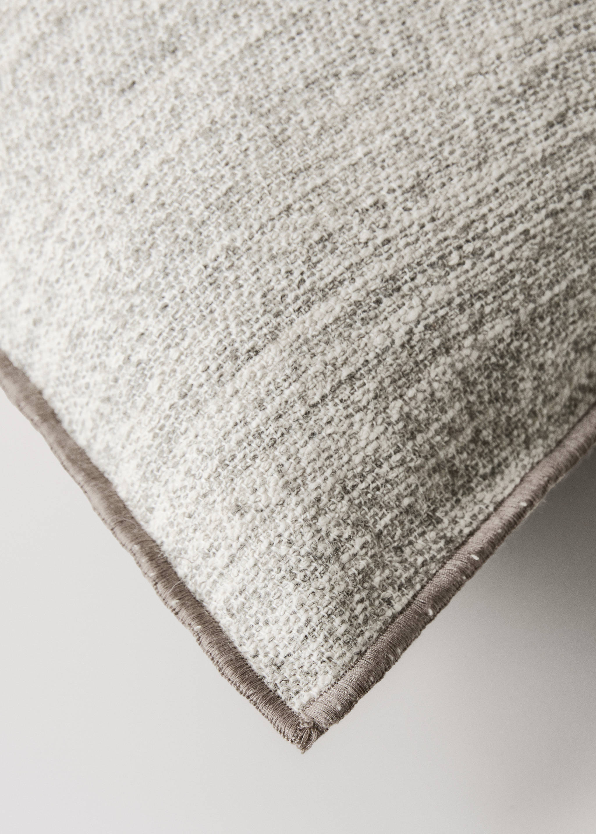 Cotton, linen and wool textured cushion cover with zip - Details of the article 2