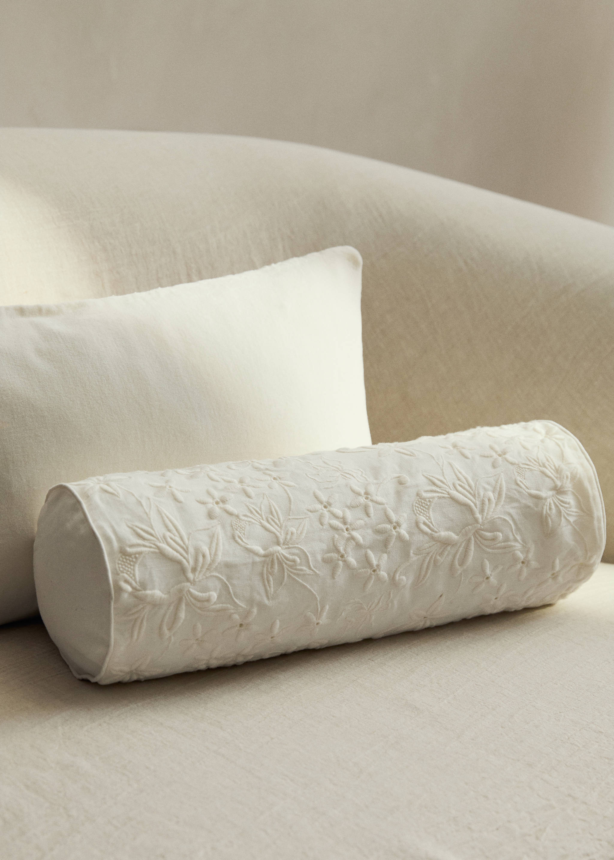 Embroidered linen cotton cushion cover 5.9x17.7in - General plane