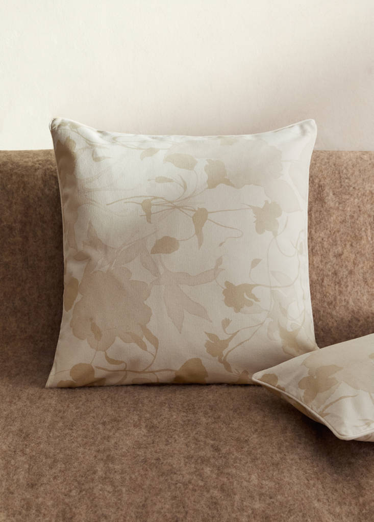 MANGO HOME - Housse de coussin fleurs liseré velours 50x50 cm vanille - 50x50cm
