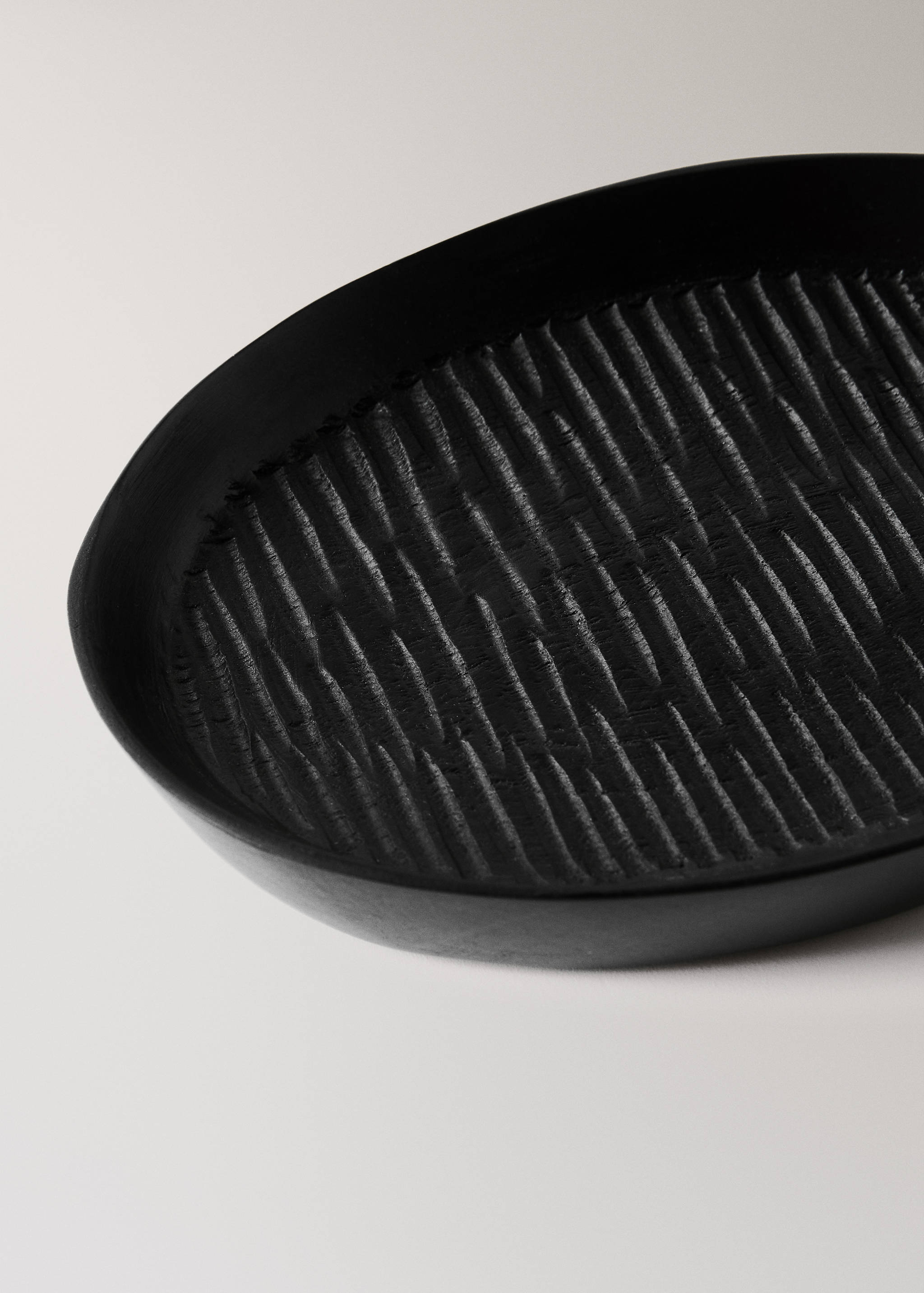 Ξύλινος δίσκος ανάγλυφος μικρός - Λεπτομέρεια του προϊόντος 1