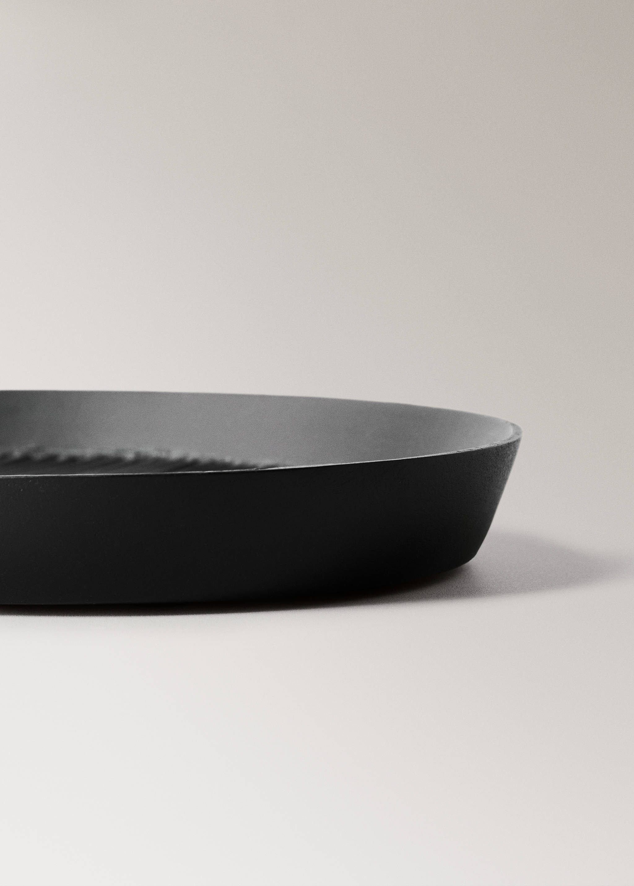 Medium textured wooden tray - Details of the article 1