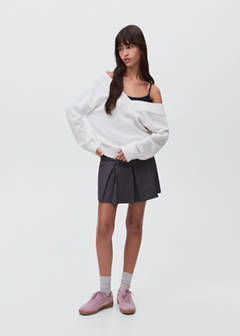 V-neck knit sweater — White 2