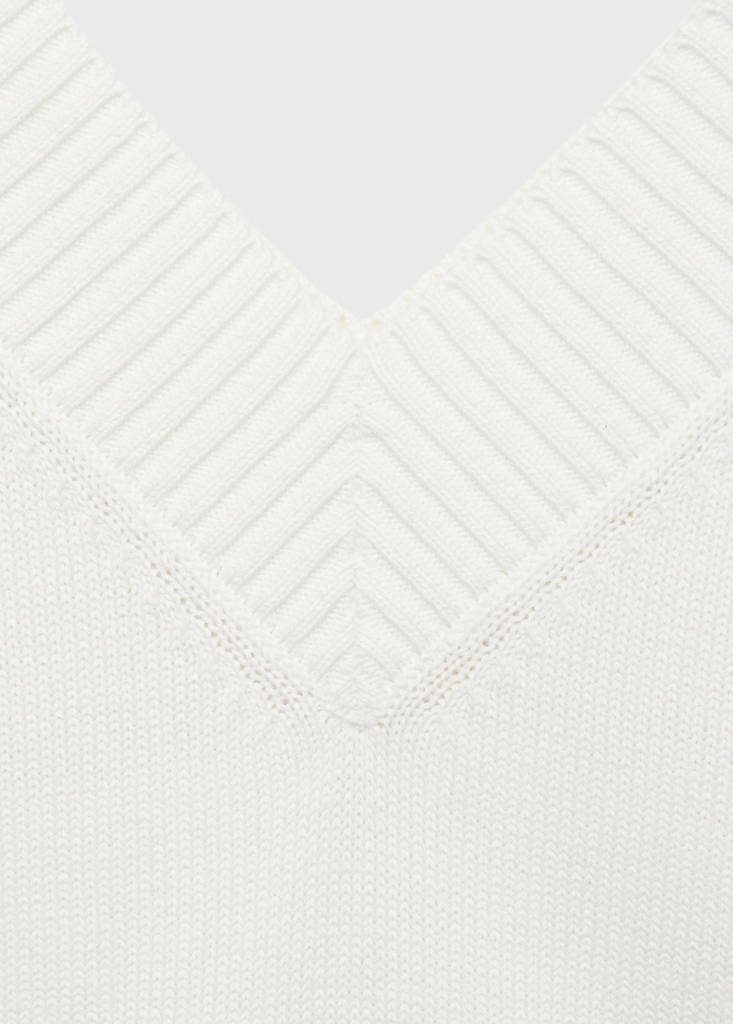 V-neck knit sweater — White