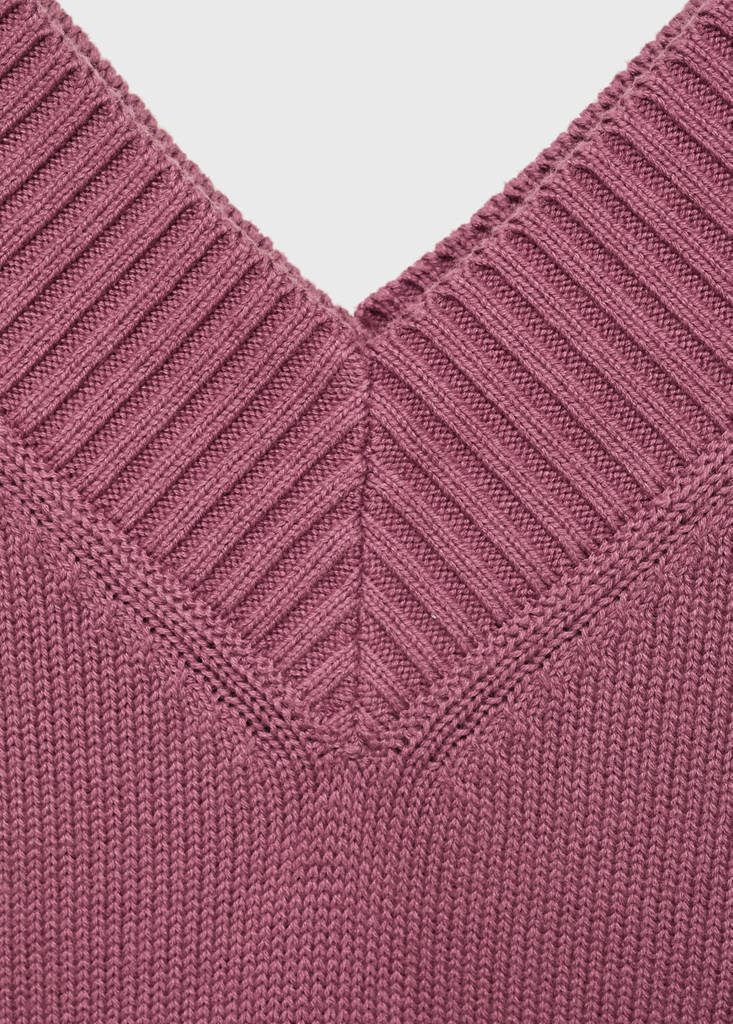 V-neck knit sweater — Cherry