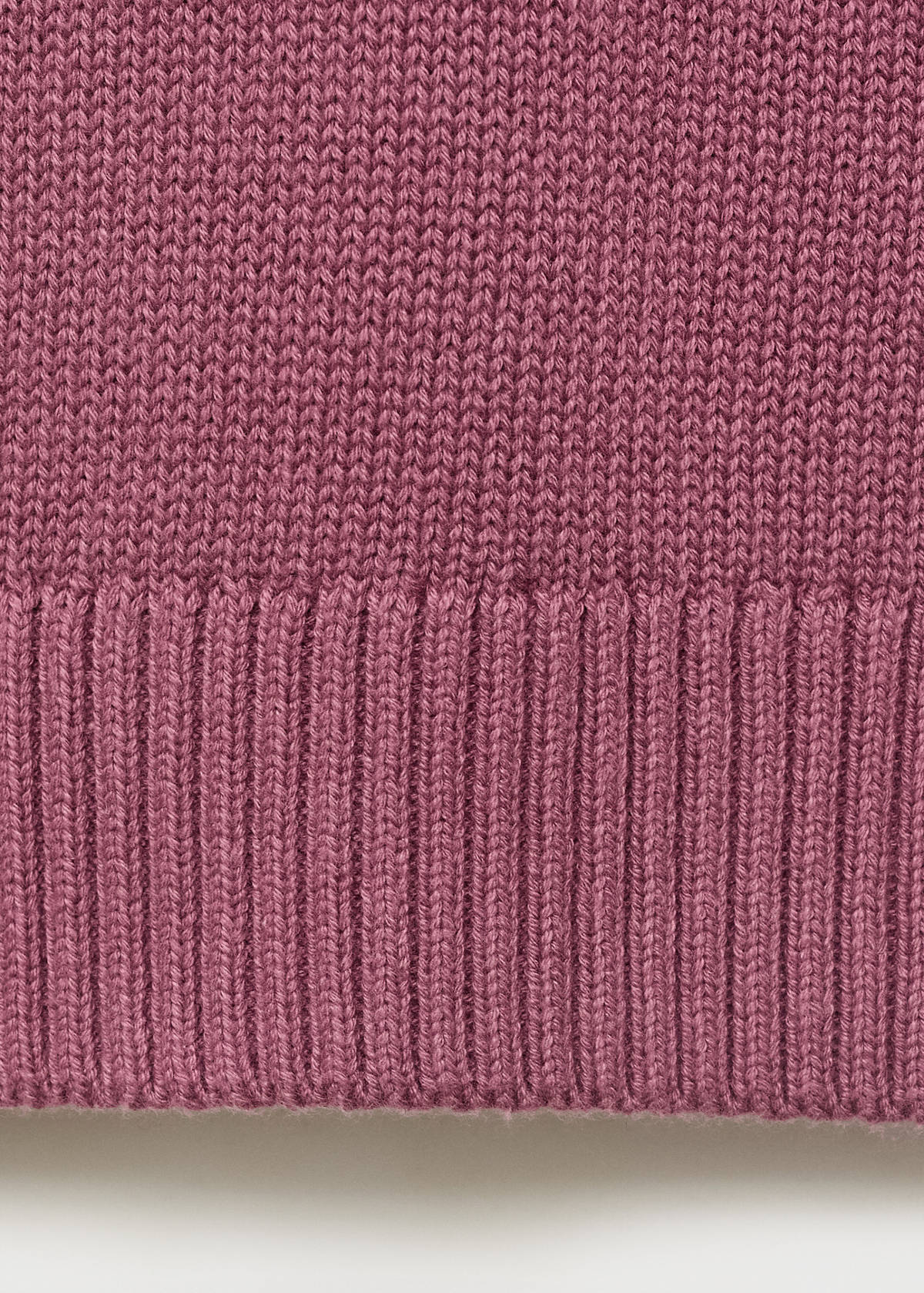V-neck knit sweater — Cherry