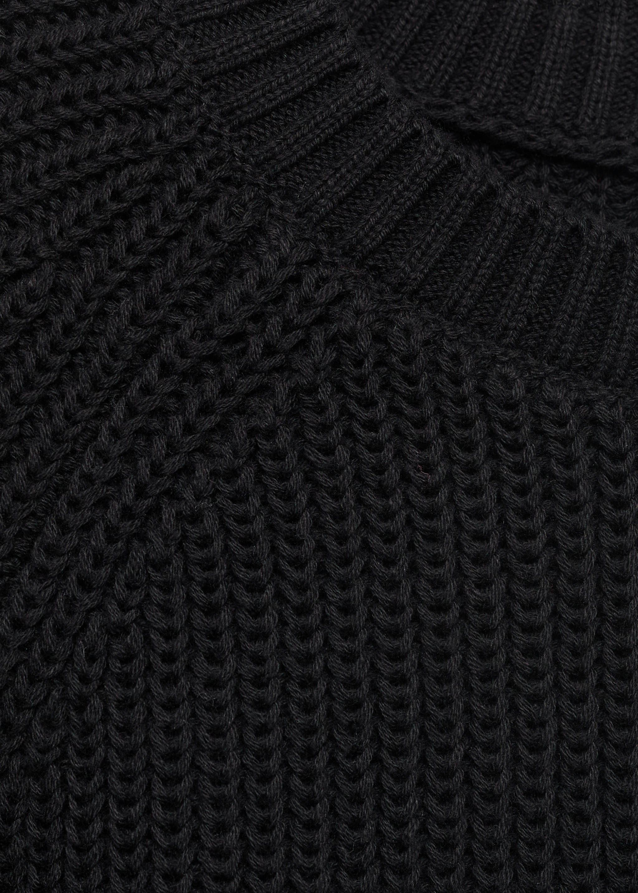 Knitted sweater with openings - Details of the article 8