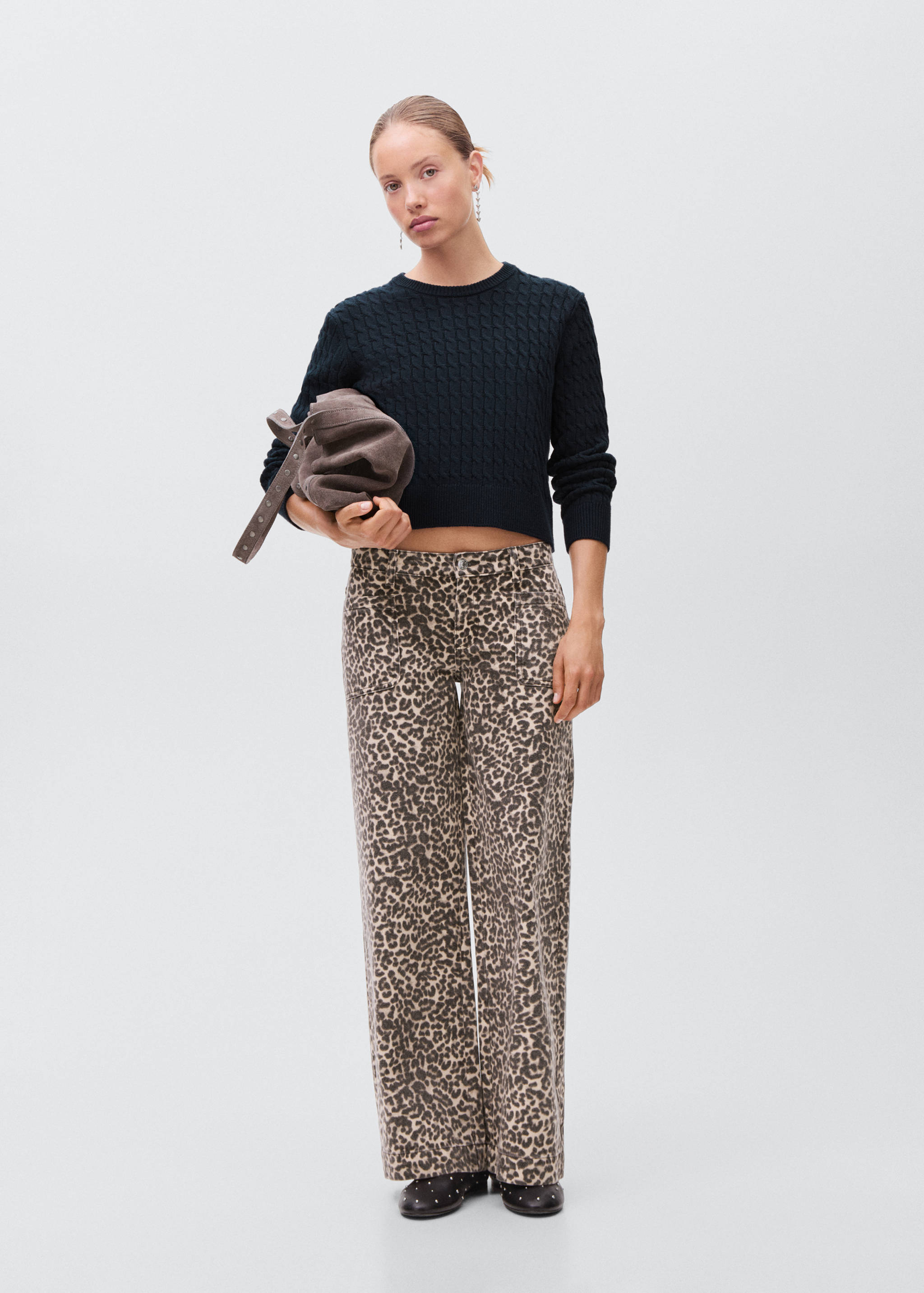 Braided knitted sweater - General plane