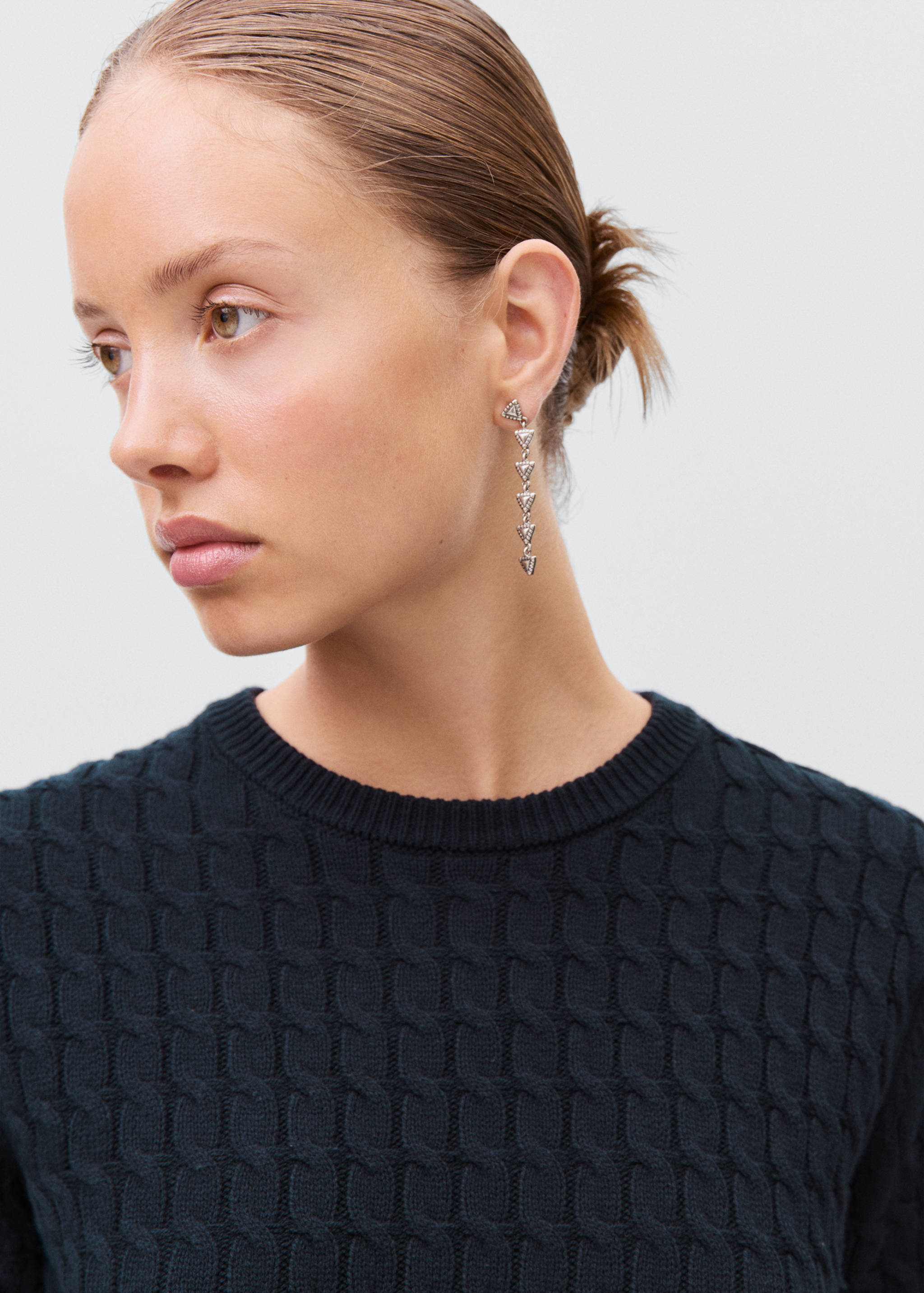 Braided knitted sweater - Details of the article 1