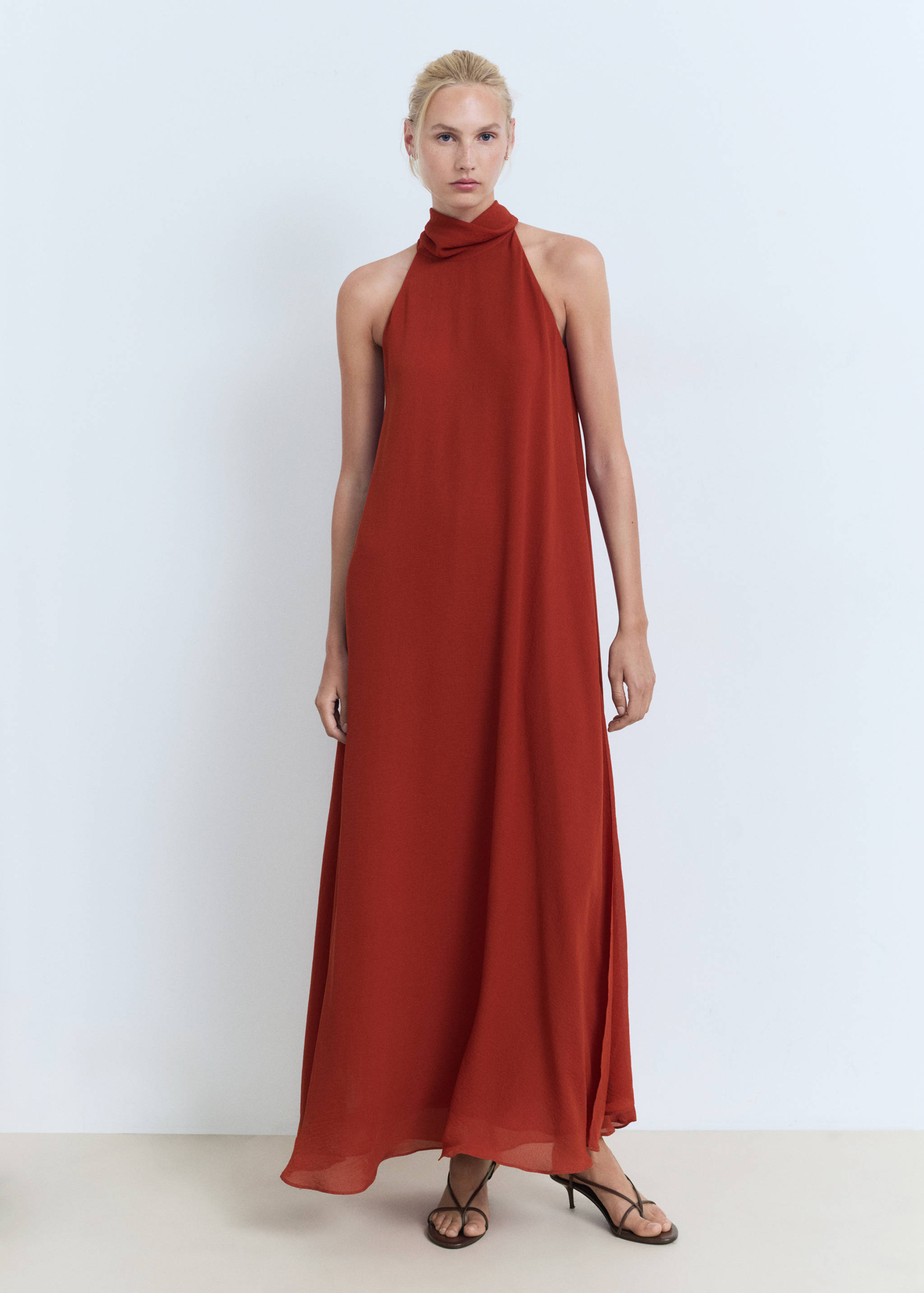 Long dress with bow neck - General plane