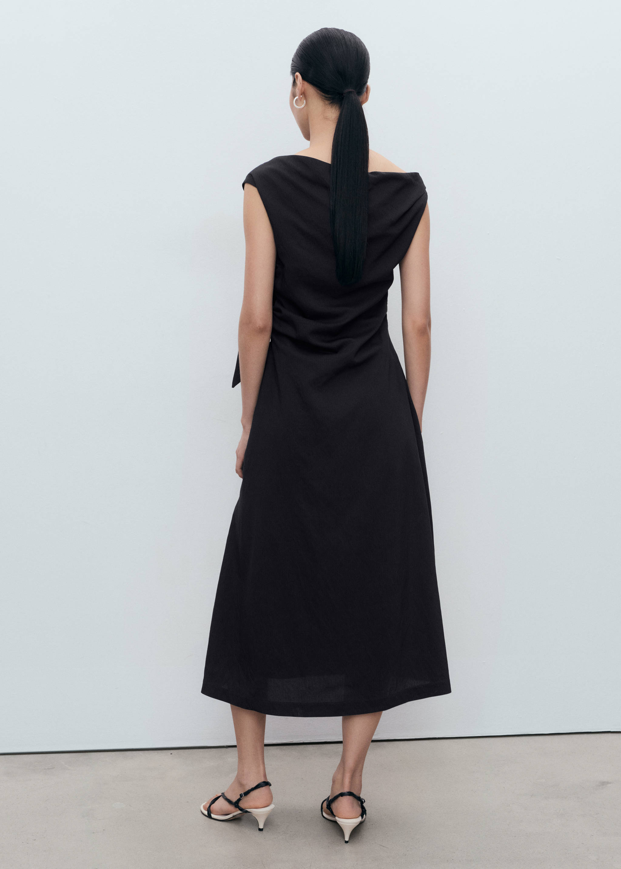 Vestit asimètric nusos - Revers de l'article