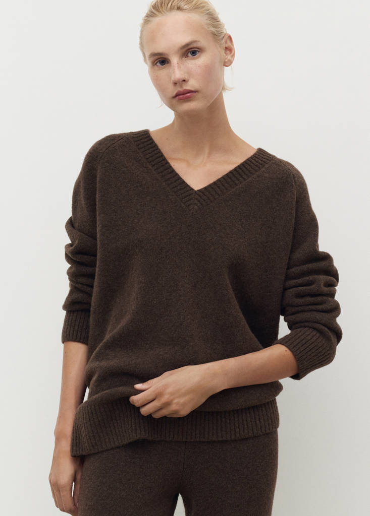 V-neck knit sweater — Chocolate