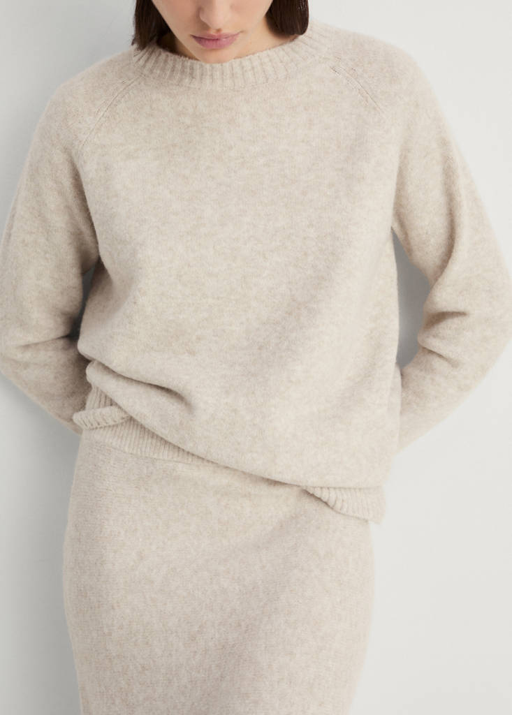 Round-neck knitted sweater — Beige