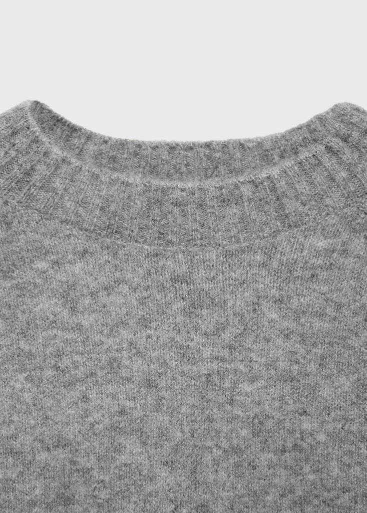 Round-neck knitted sweater — Grey