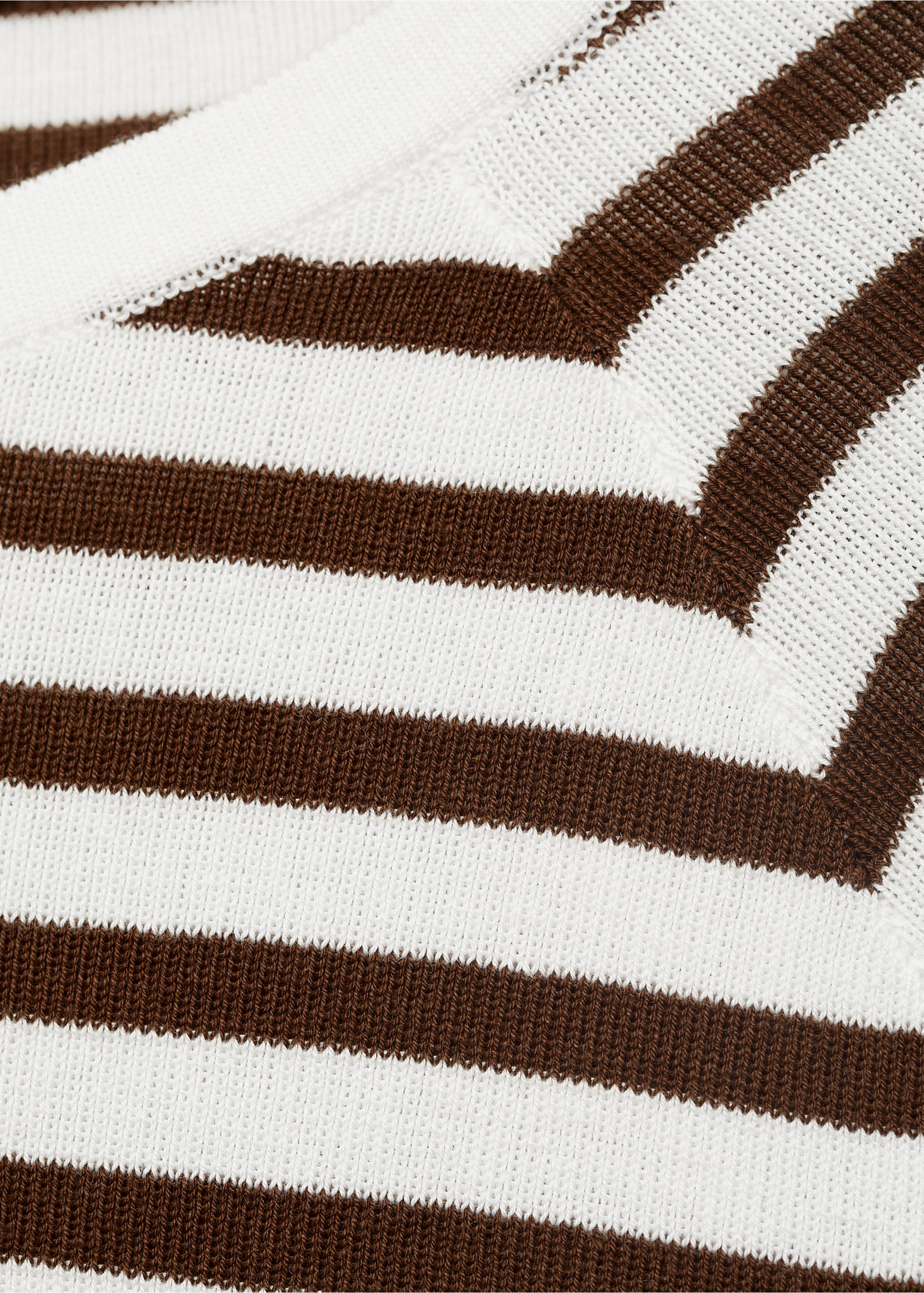 Long-sleeved fine-knit sweater - Details of the article 8, Ecru. Ref: 17004106-00.