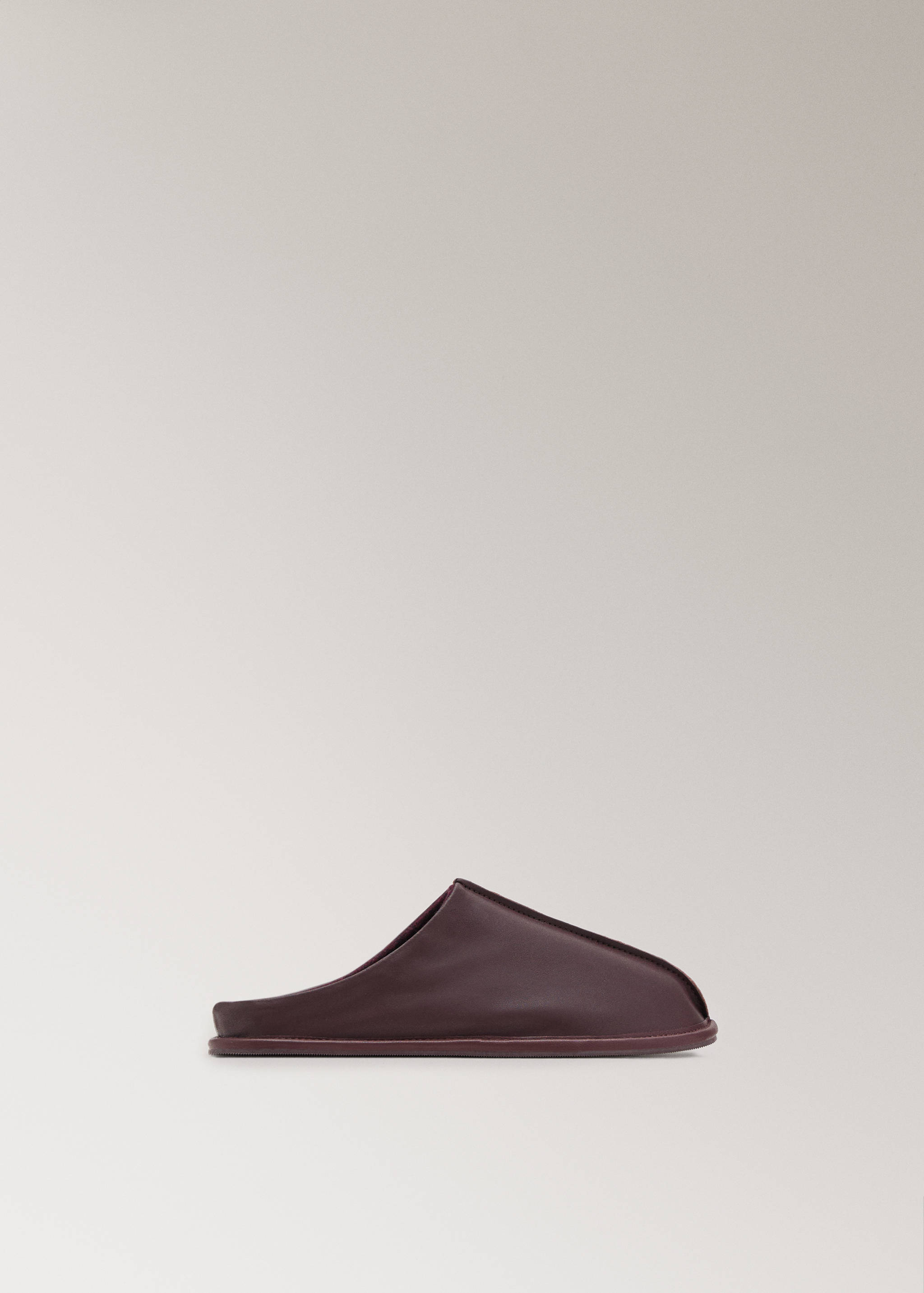 Lederclogs mit Nahtdetail - Artikel ohne Model