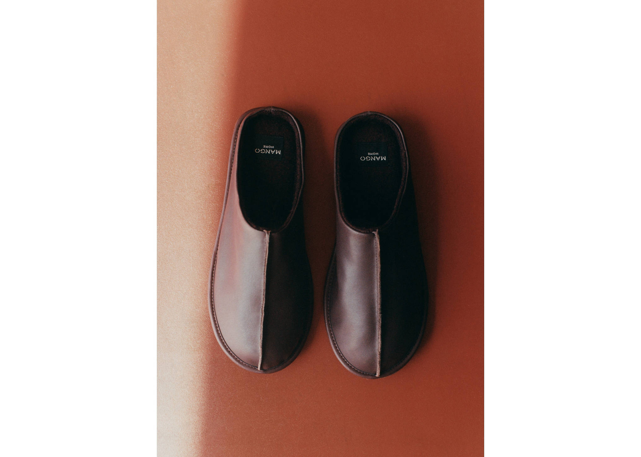 Leren klomp met stikseldetail - Panoramische tekening