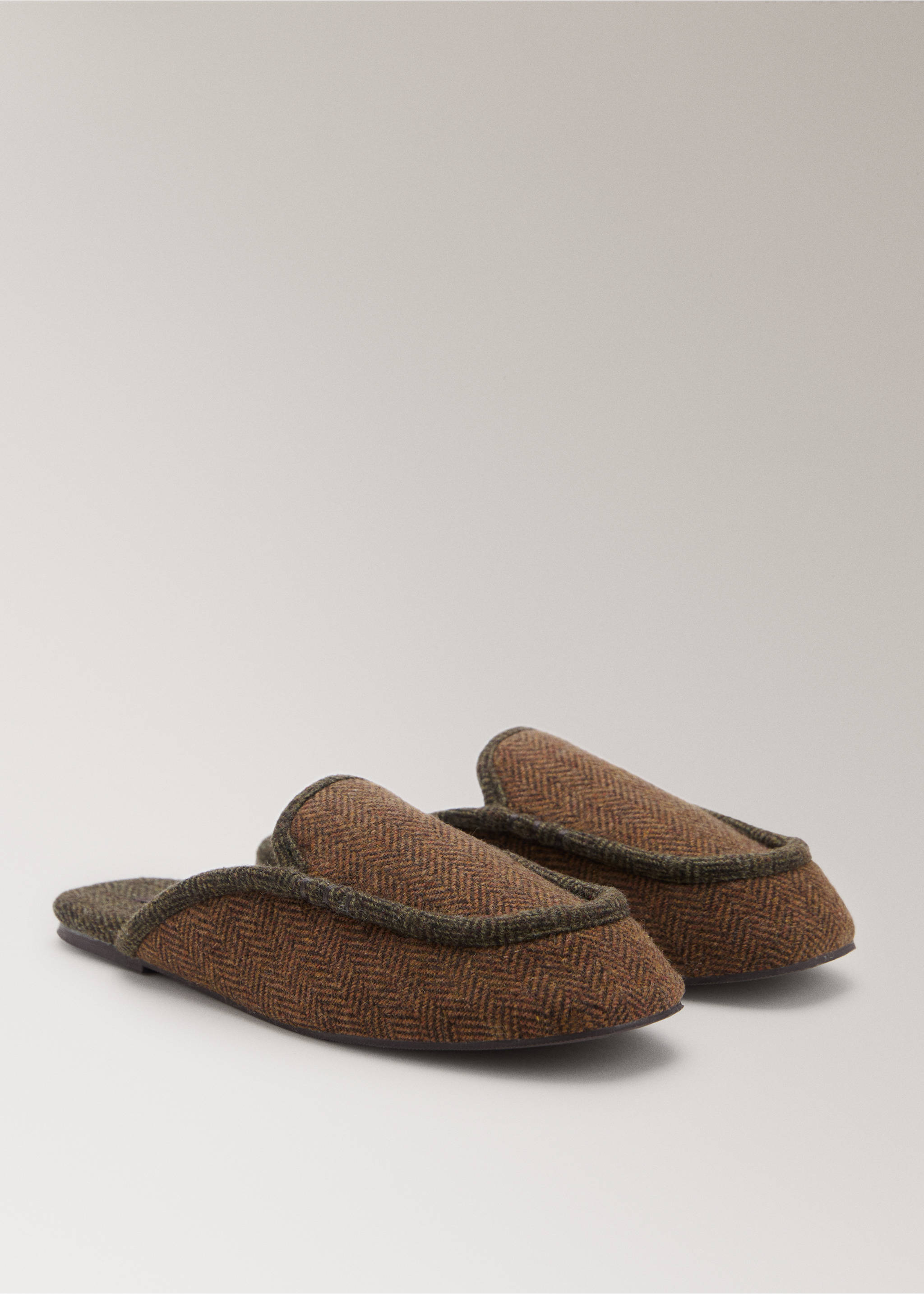 حذاء رياضي بنمط نسيج هيرينغبون - رؤية وسط, بني. Ref: 17004109-00.