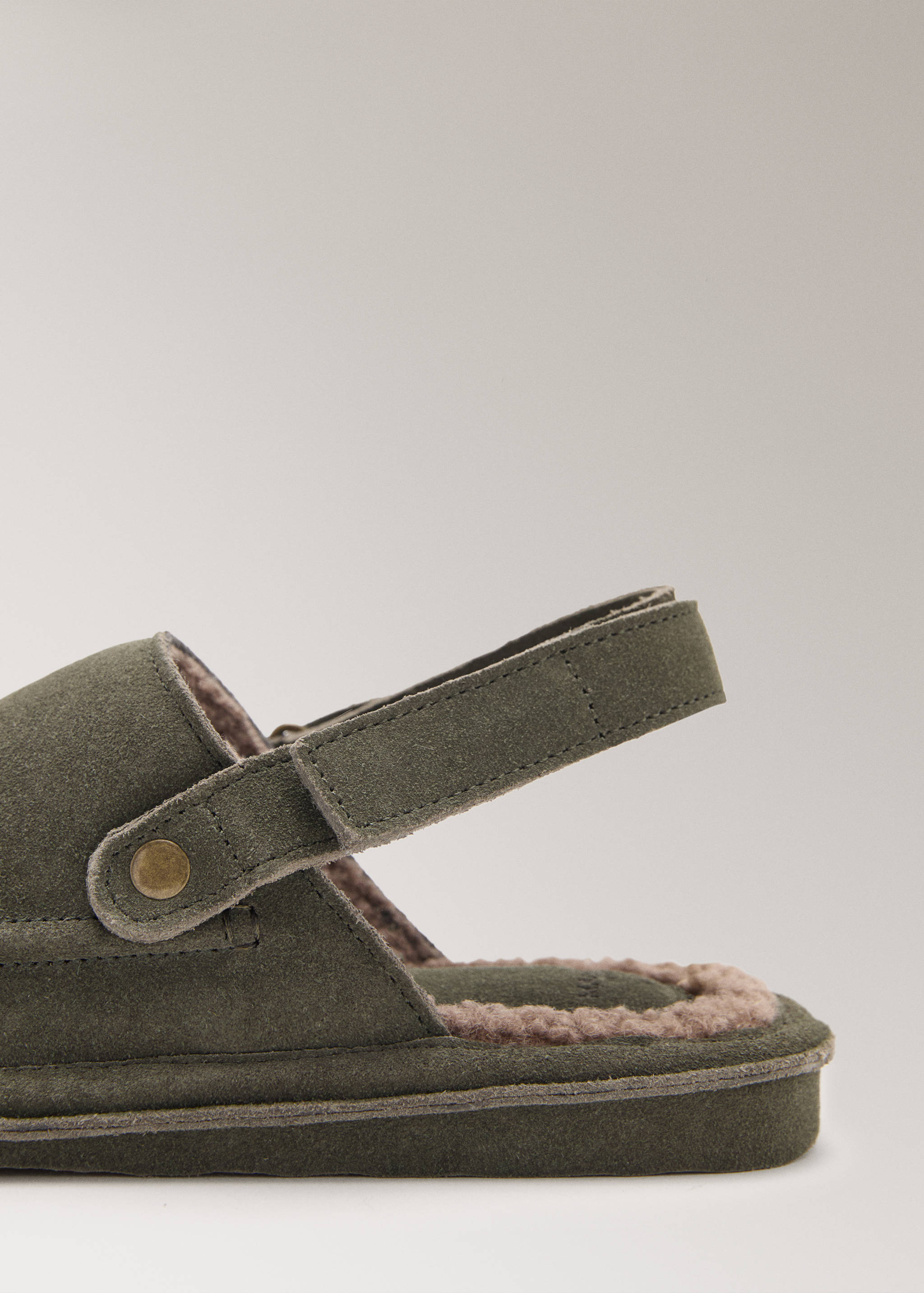 Pantoufle cuir intérieur effet mouton - Détail de l'article 1