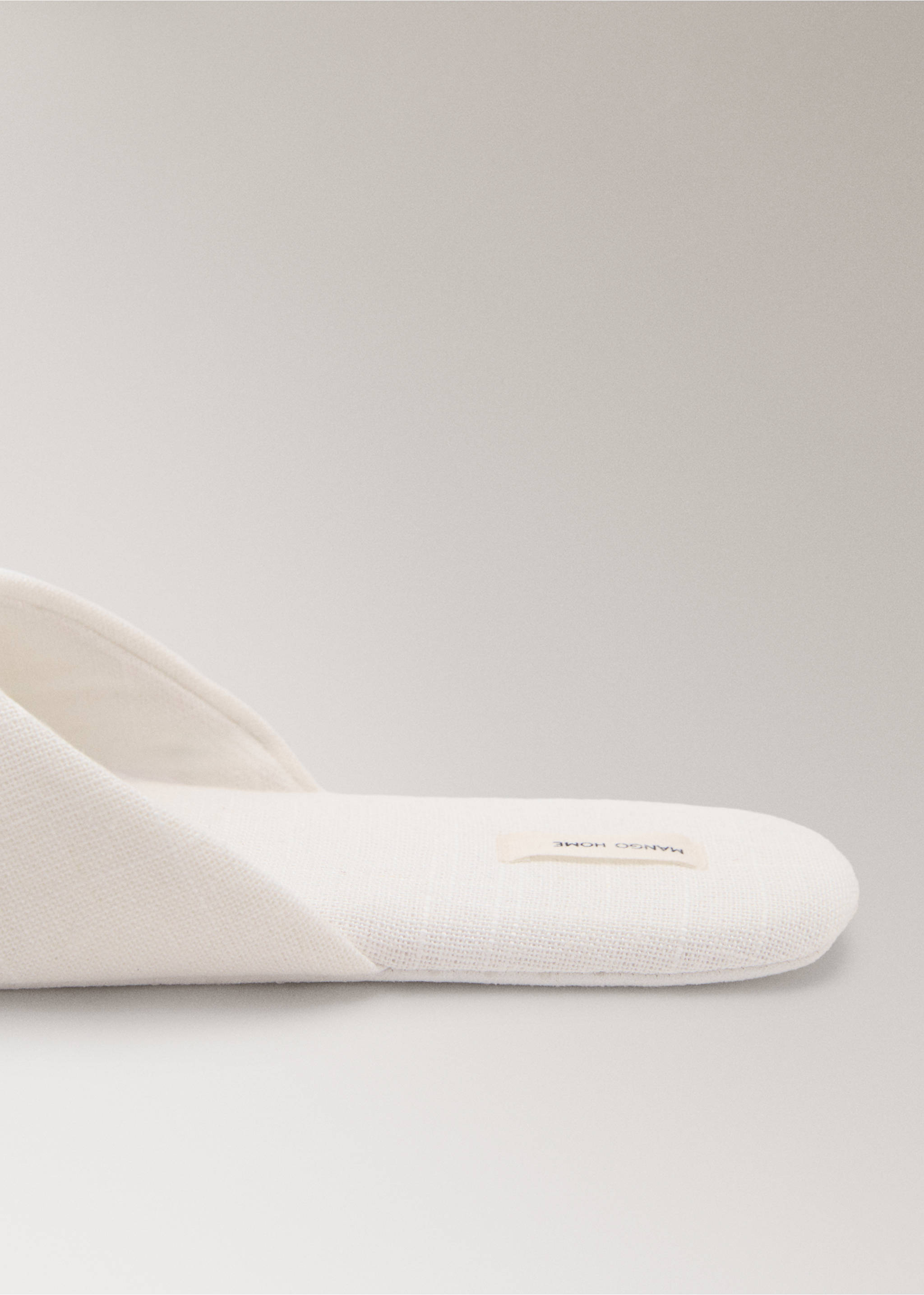 Cotton textured mule slippers - Details of the article 2, Ivory White. Ref: 17004111-00.