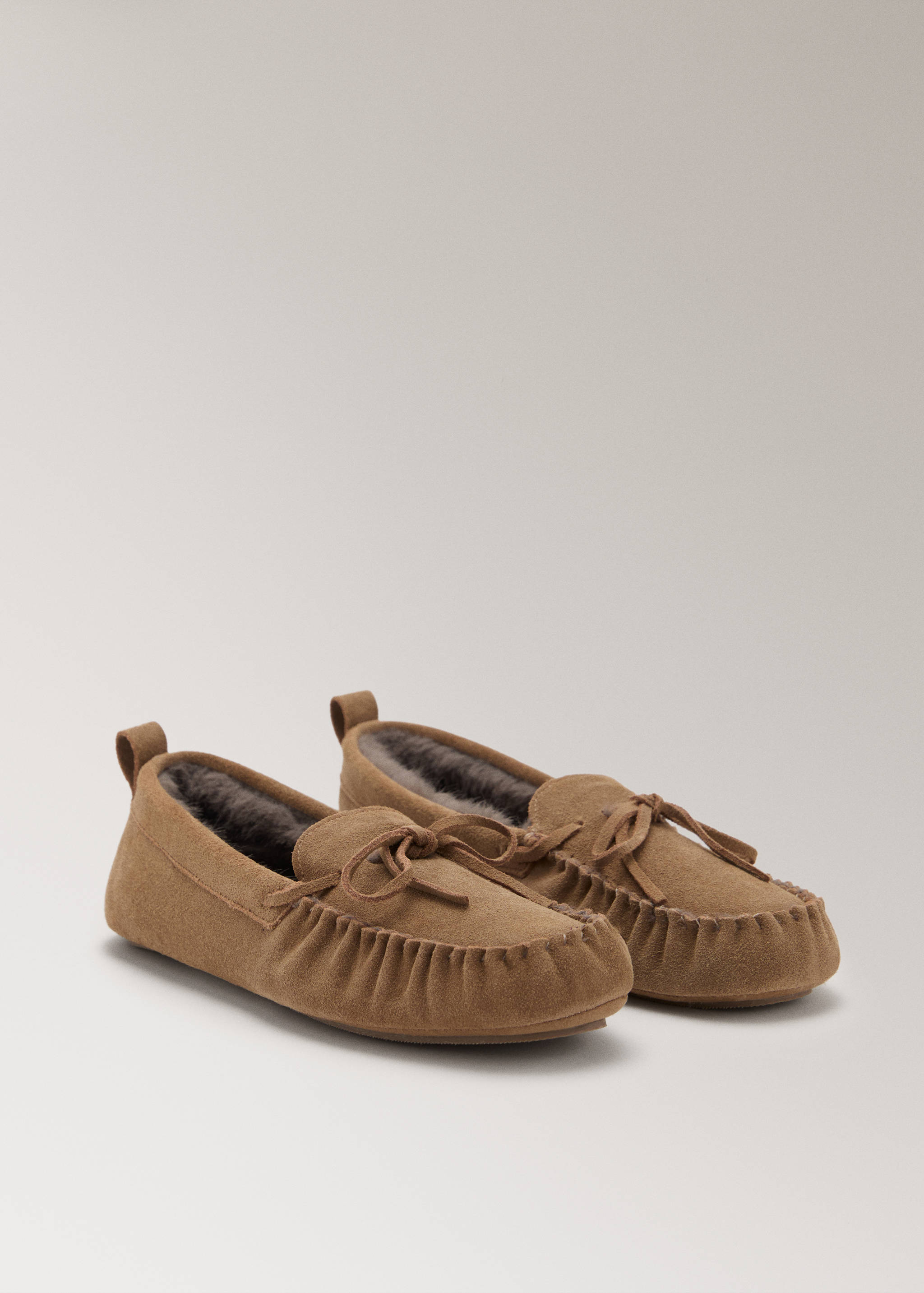 Leder-Mokassin mit Innenfutter aus Pelz - Mittlere Ansicht