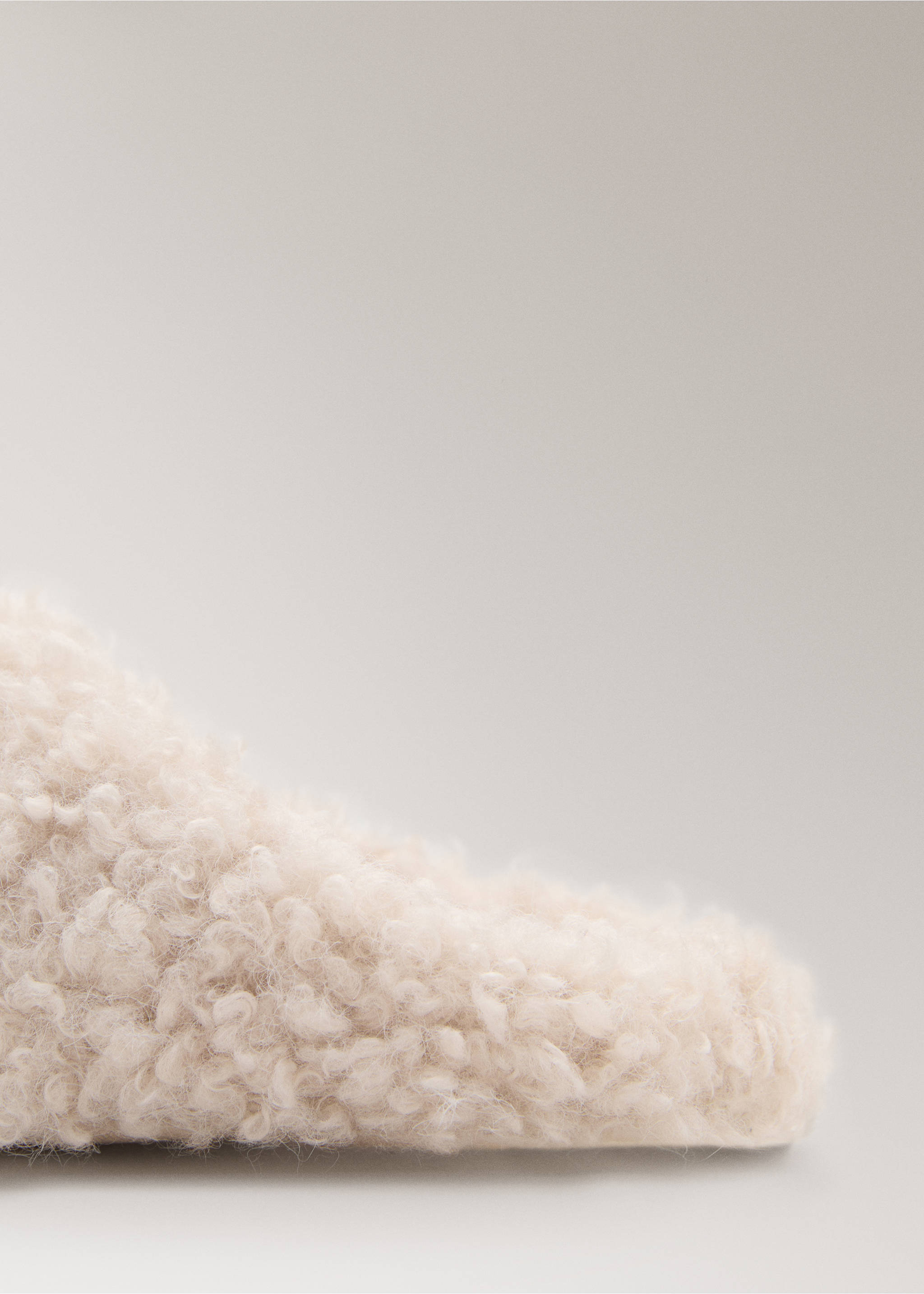 Shearling-effect trainers - Details of the article 1, Ivory White. Ref: 17004114-00.