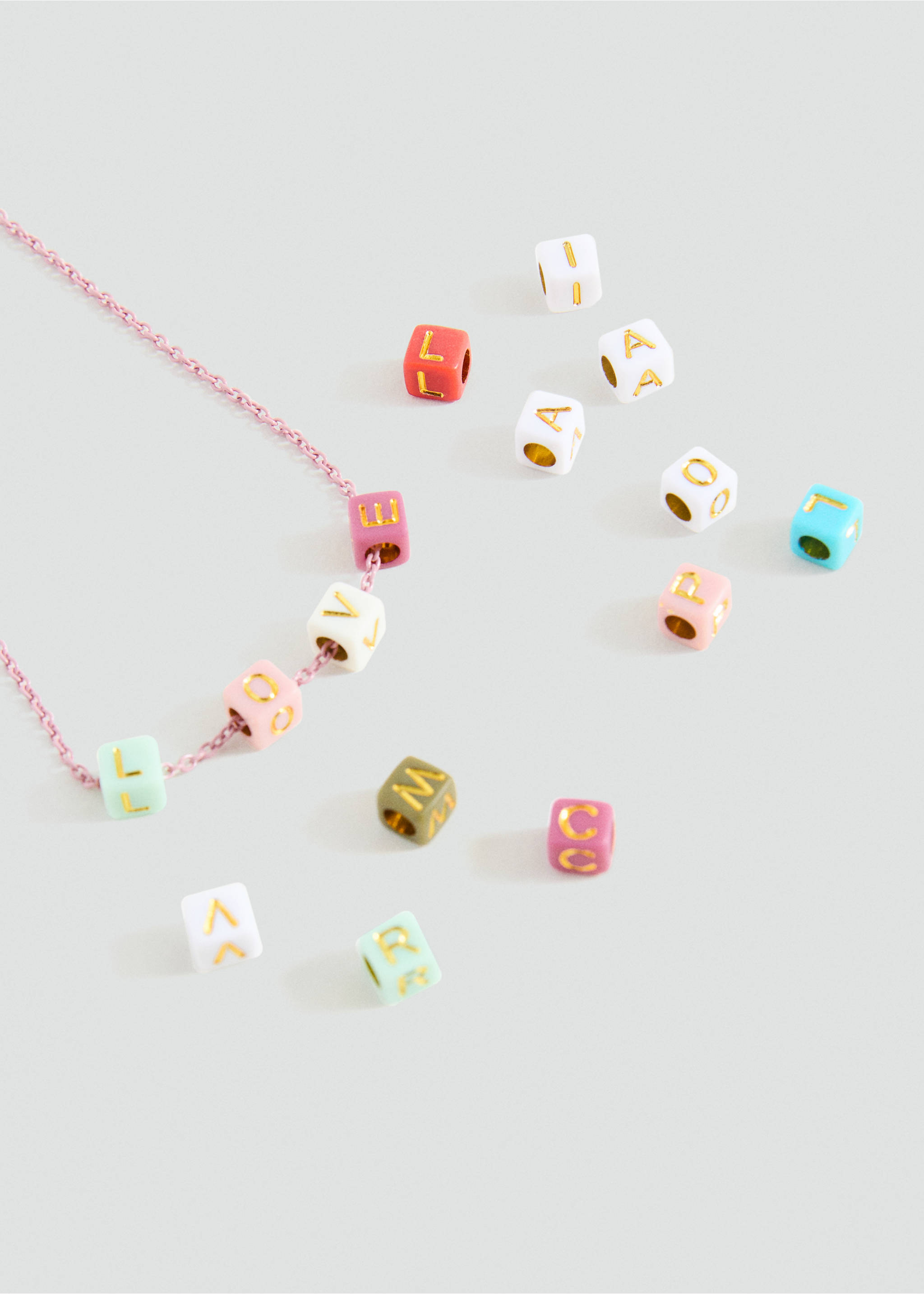 Letters bead necklace - Details of the article 1, Gold. Ref: 17004125-00.