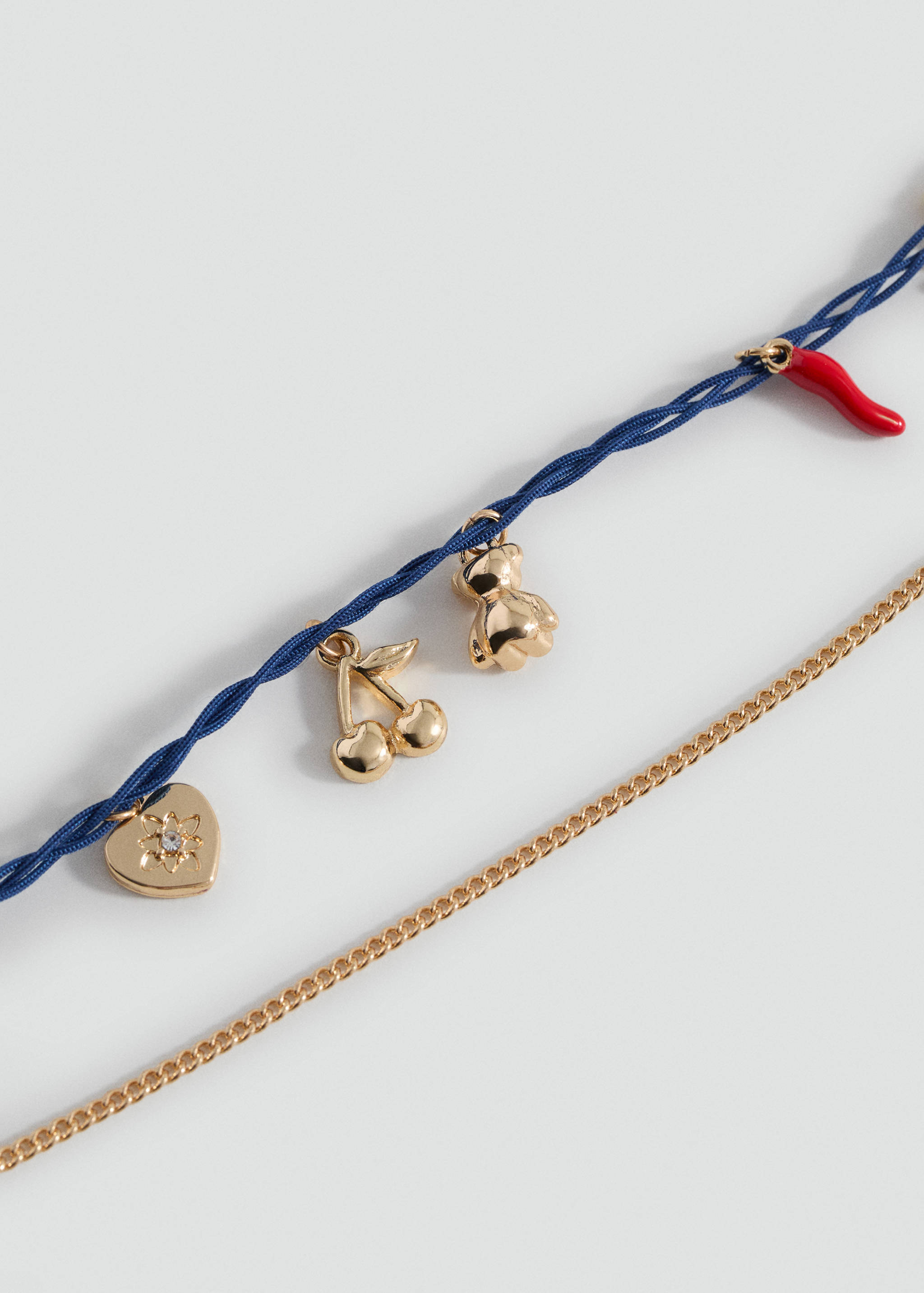 2 pack of necklaces - Details of the article 1