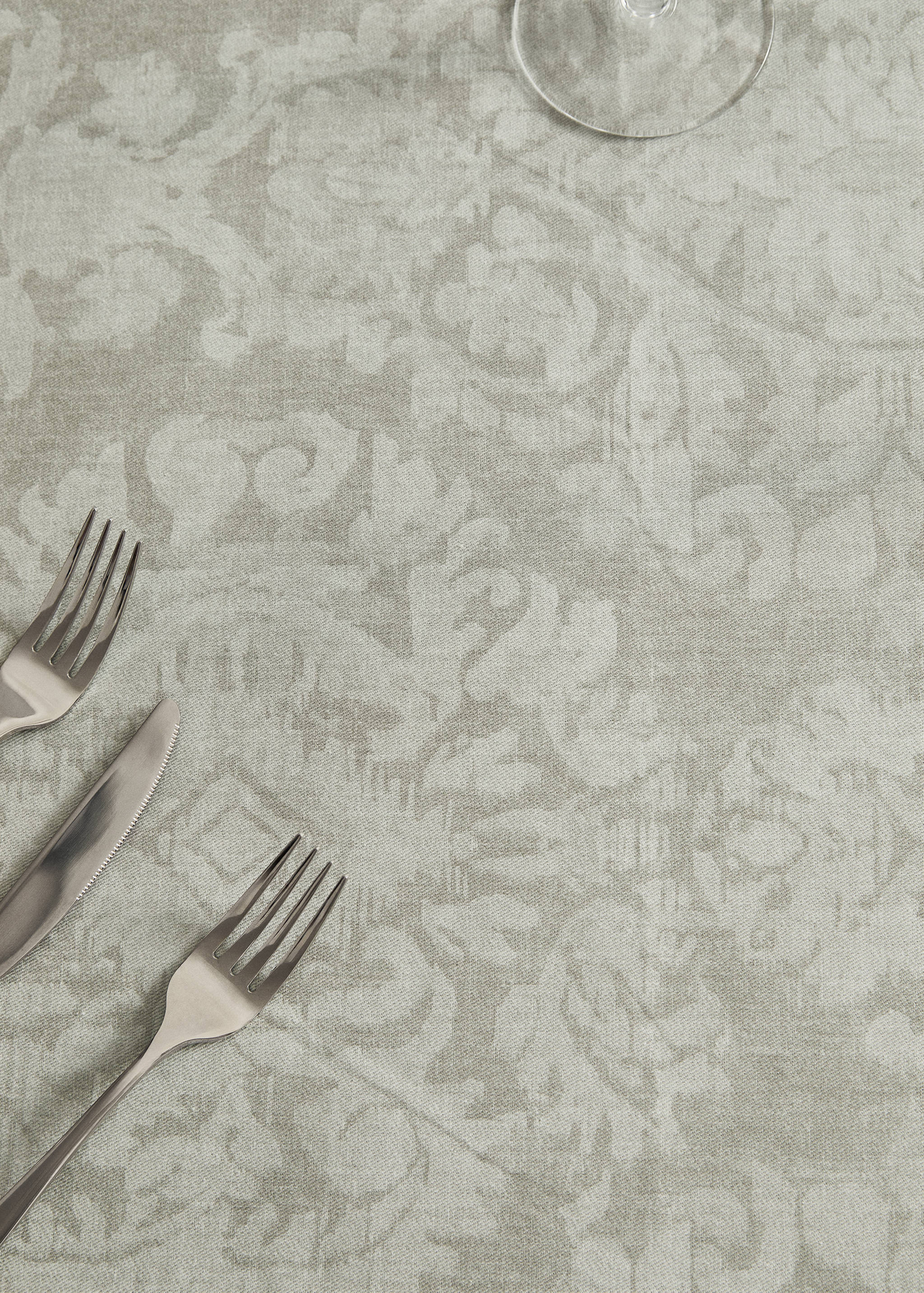 Damask-print cotton tablecloth for 6 to 8 diners - Details of the article 7