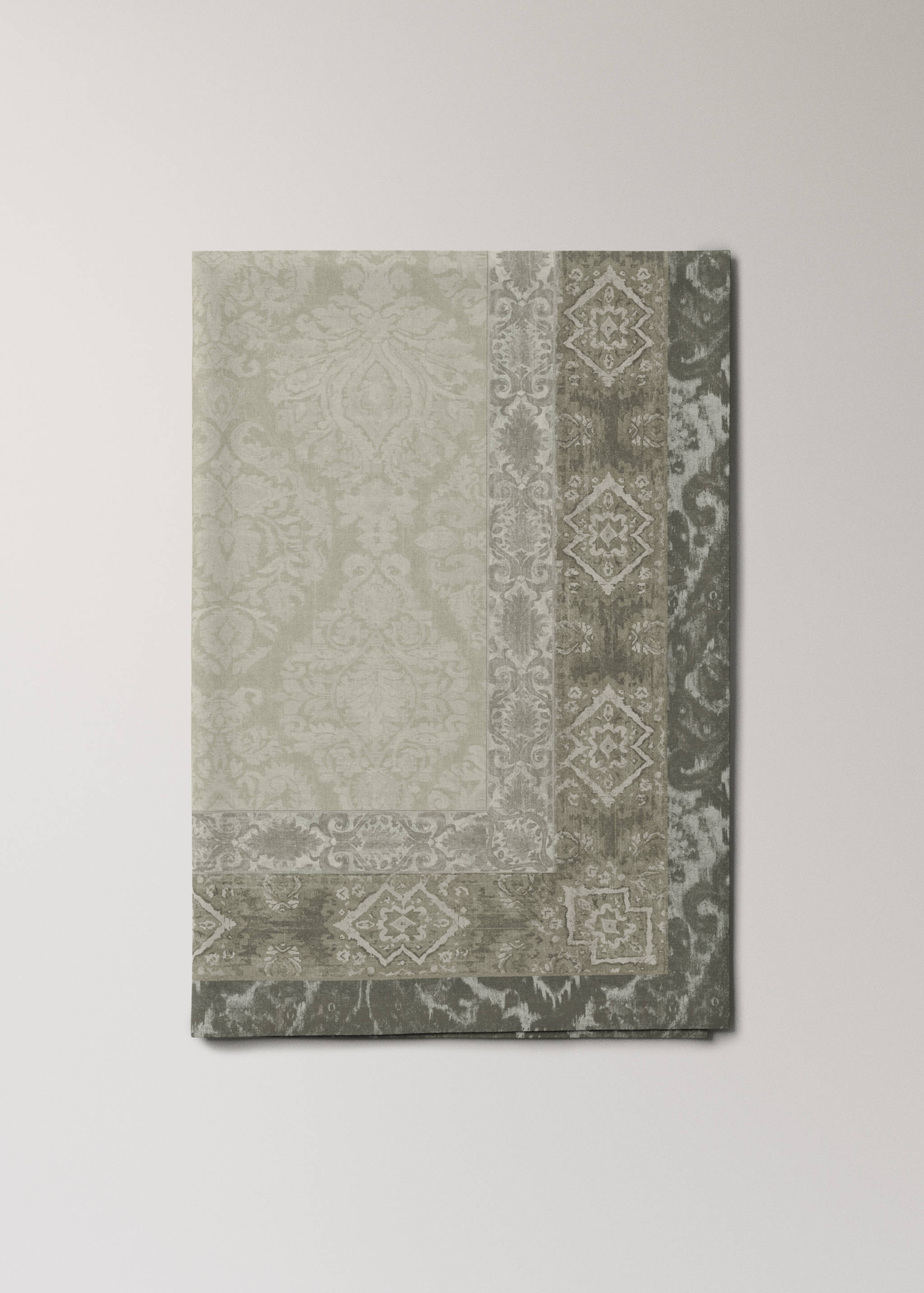 Damask-print cotton tablecloth for 6 to 8 diners - Article without model