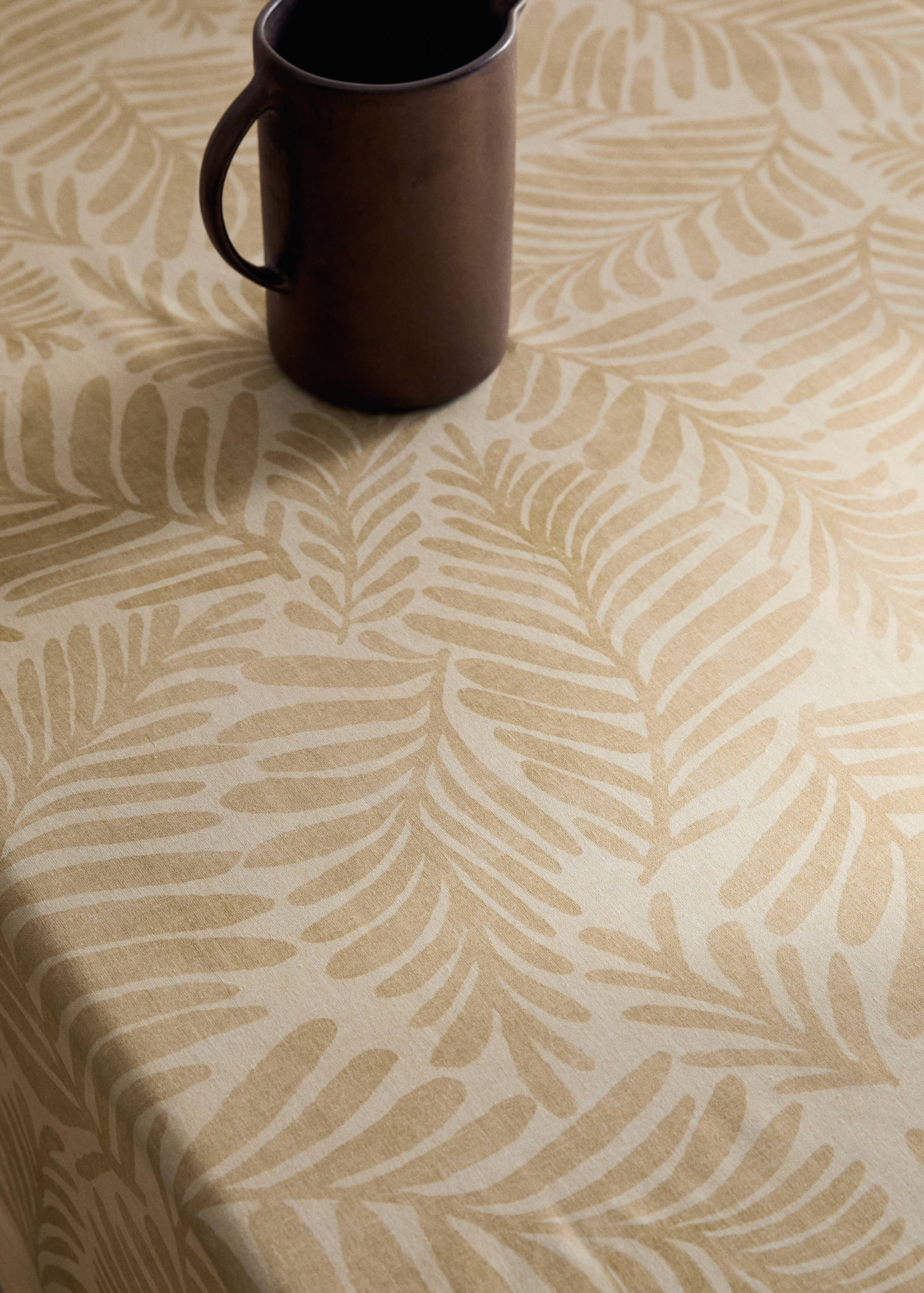 Cotton canvas tablecloth with leaf print for 2 to 4 diners - Details of the article 7